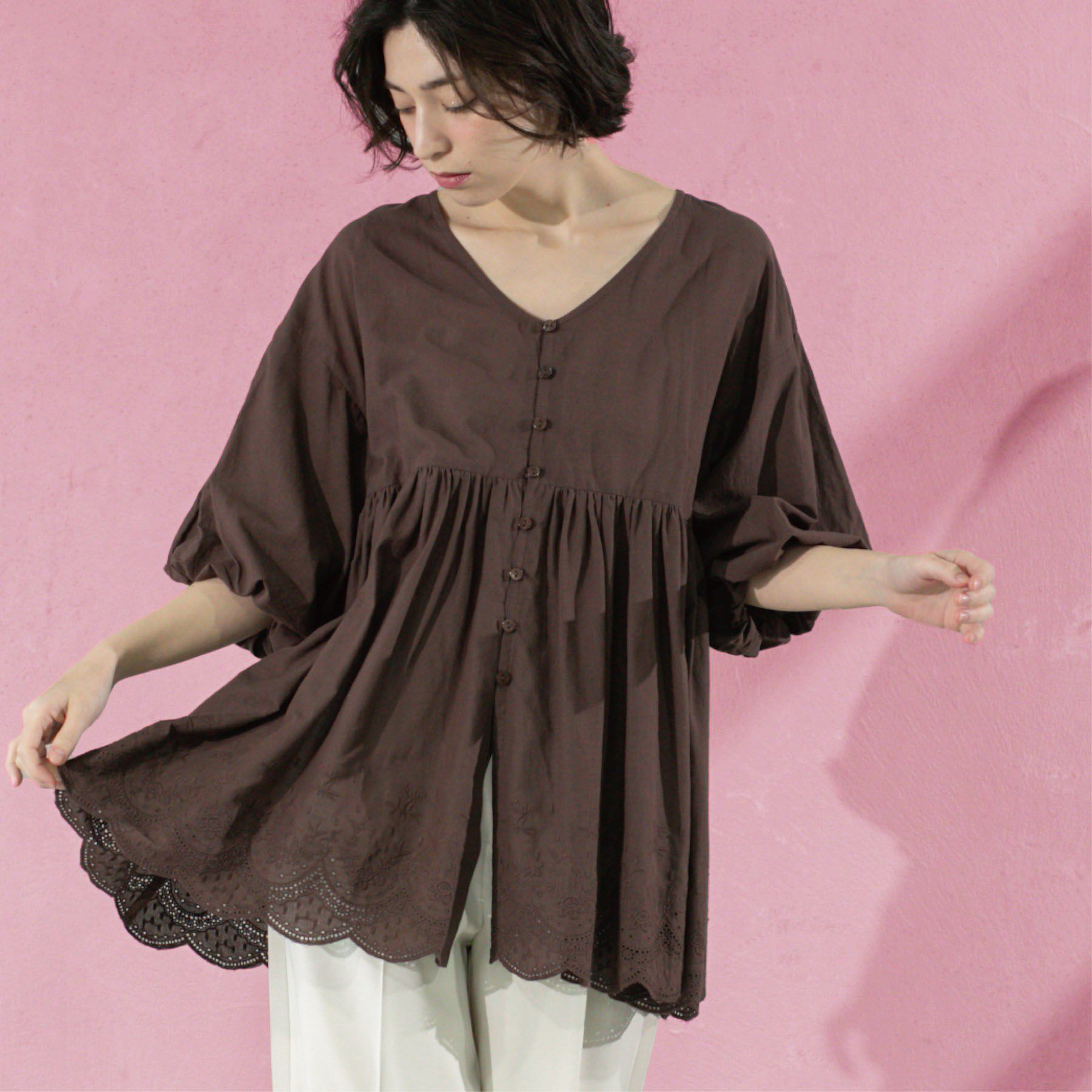 OPAQUE.CLIP「バルーン袖スカラップ刺繍レースチュニック」|シャツ・ブラウス|ブラウン(044)