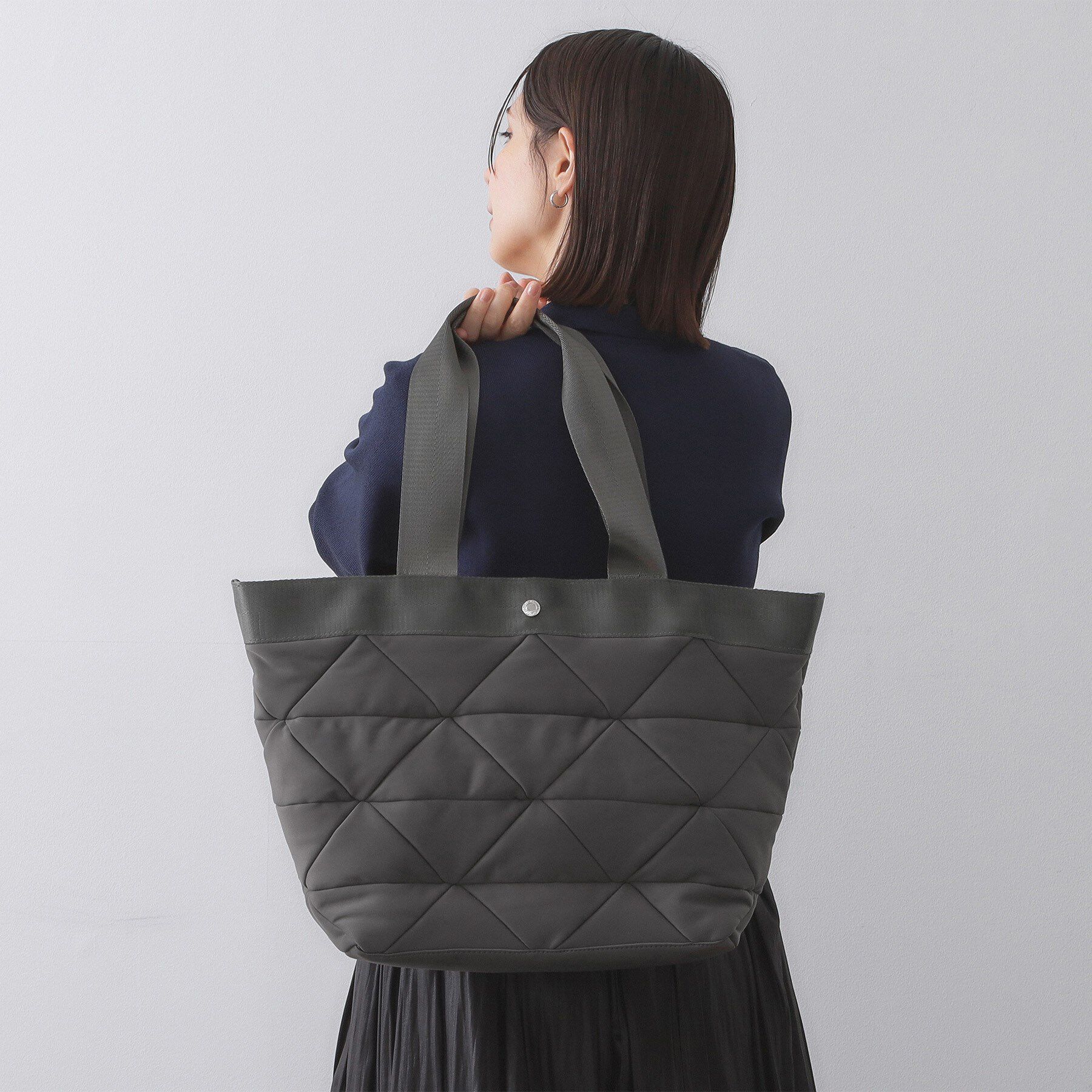 OPAQUE.CLIP「【軽量／A4サイズ対応】トライアングルビッグトートバッグ」|トートバッグ|