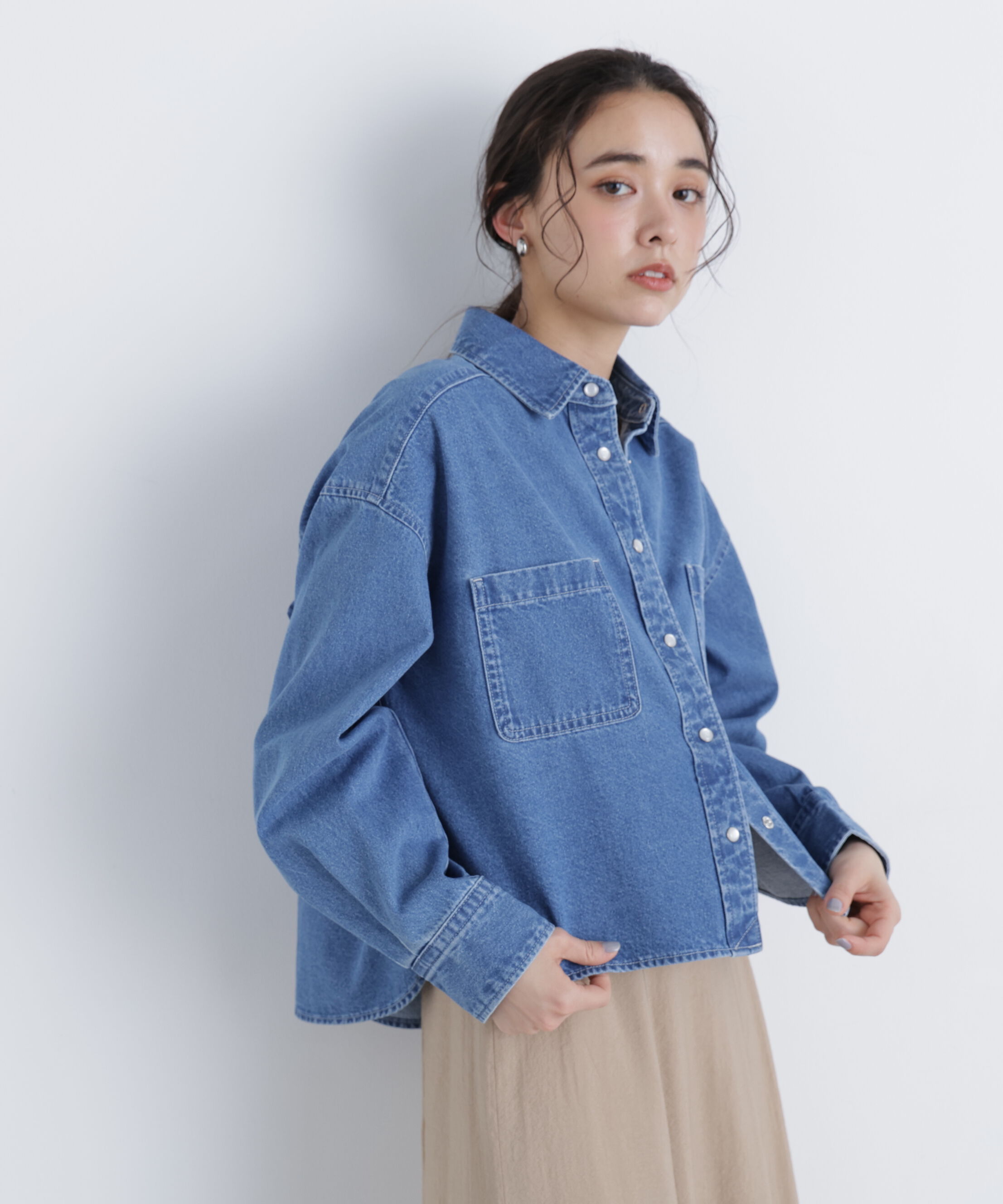  「〈N.〉クロップドデニムシャツ」|シャツ・ブラウス|ブルー