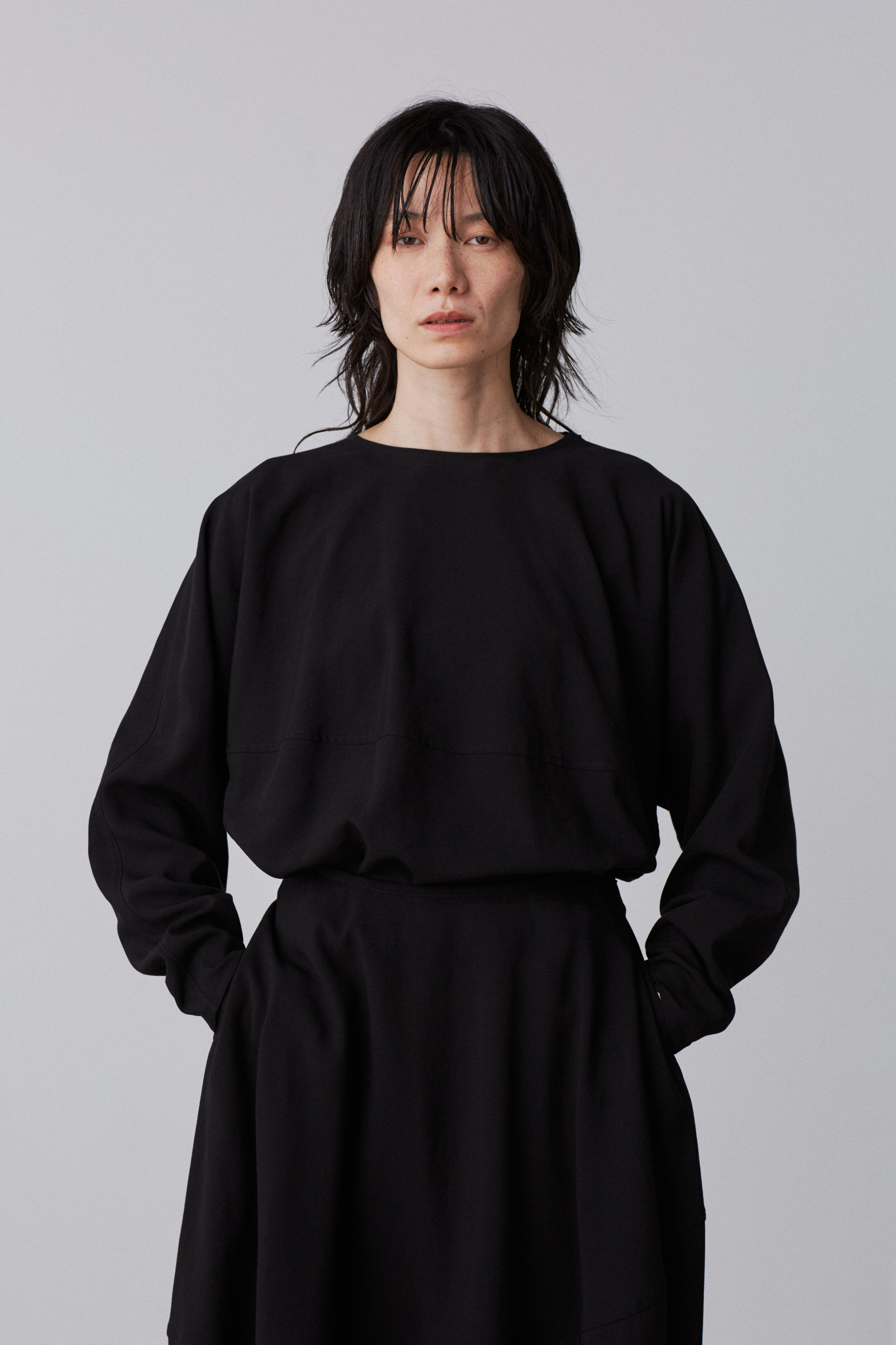 YLEVE 「YLEVE / TENCEL PULL OVER BLOUSE」|シャツ・ブラウス|ブラック