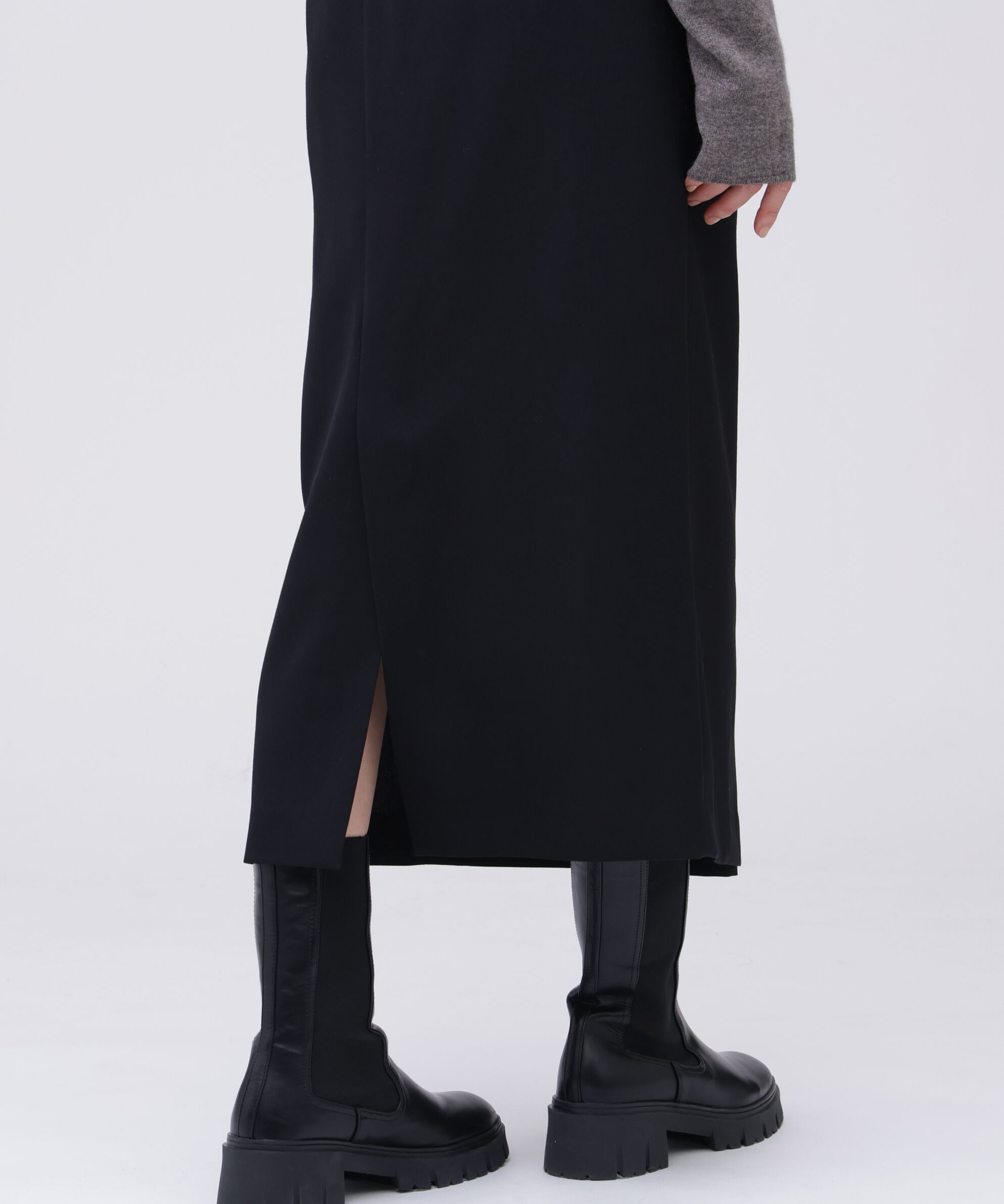 YLEVE 「YLEVE / MERINO WOOL TWILL WRAP SKIRT」|スカート|