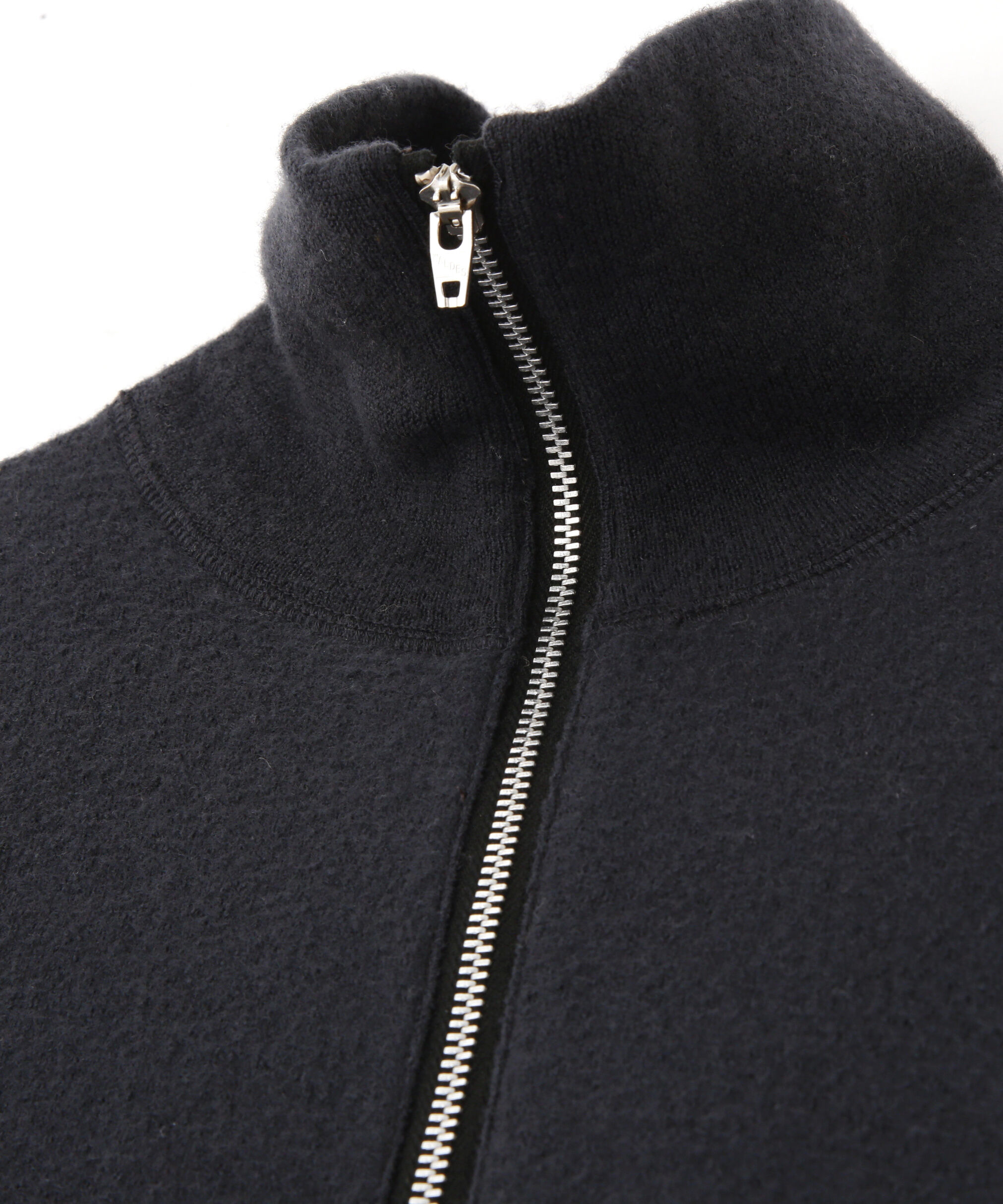 YLEVE 「YLEVE / ULTRAFINE MERINO MILLED WOOL KNIT HALF ZIP PULL OVER」|ニット・セーター|
