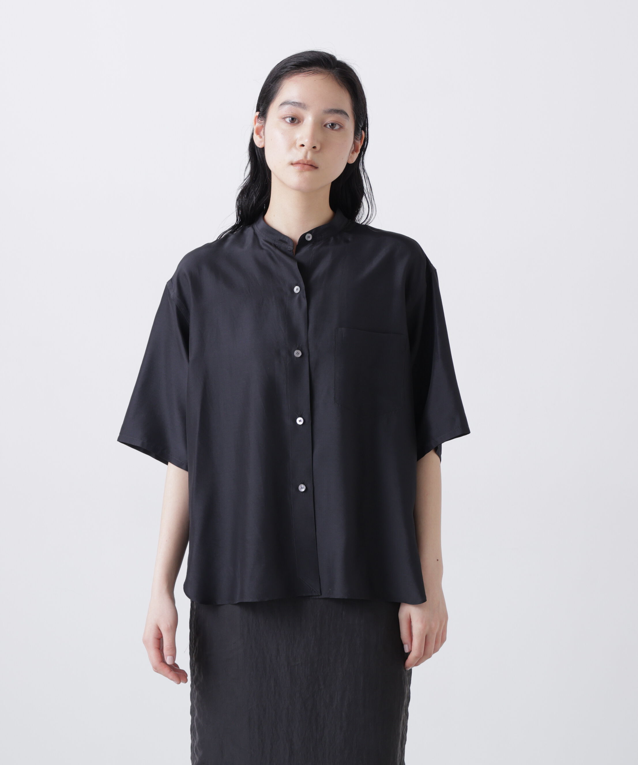 YLEVE 「YLEVE / SILK HABUTAE SHORT SLEEVE SHIRT」|シャツ・ブラウス|ブラック