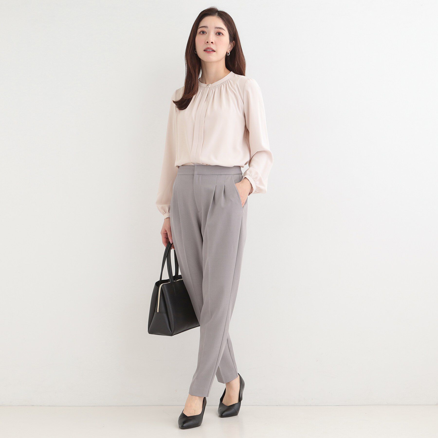 SHOO･LA･RUE「【洗濯機可/吸水速乾/ひんやり/UV】メタルボタンがアクセント ふんわりギャザーブラウス」|シャツ・ブラウス|