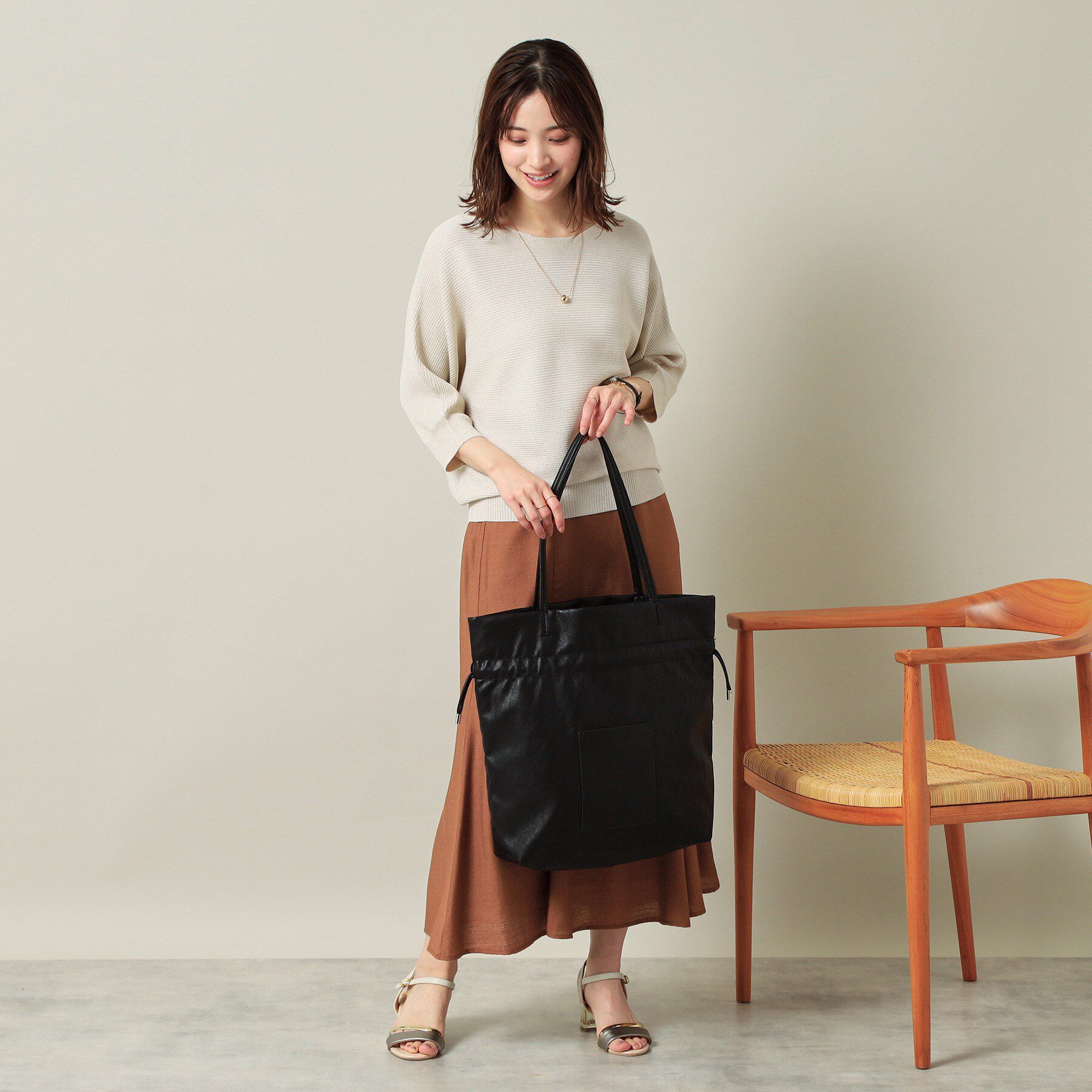 ITS&rsquo;DEMO「【A4対応】合皮巾着トート」|トートバッグ|