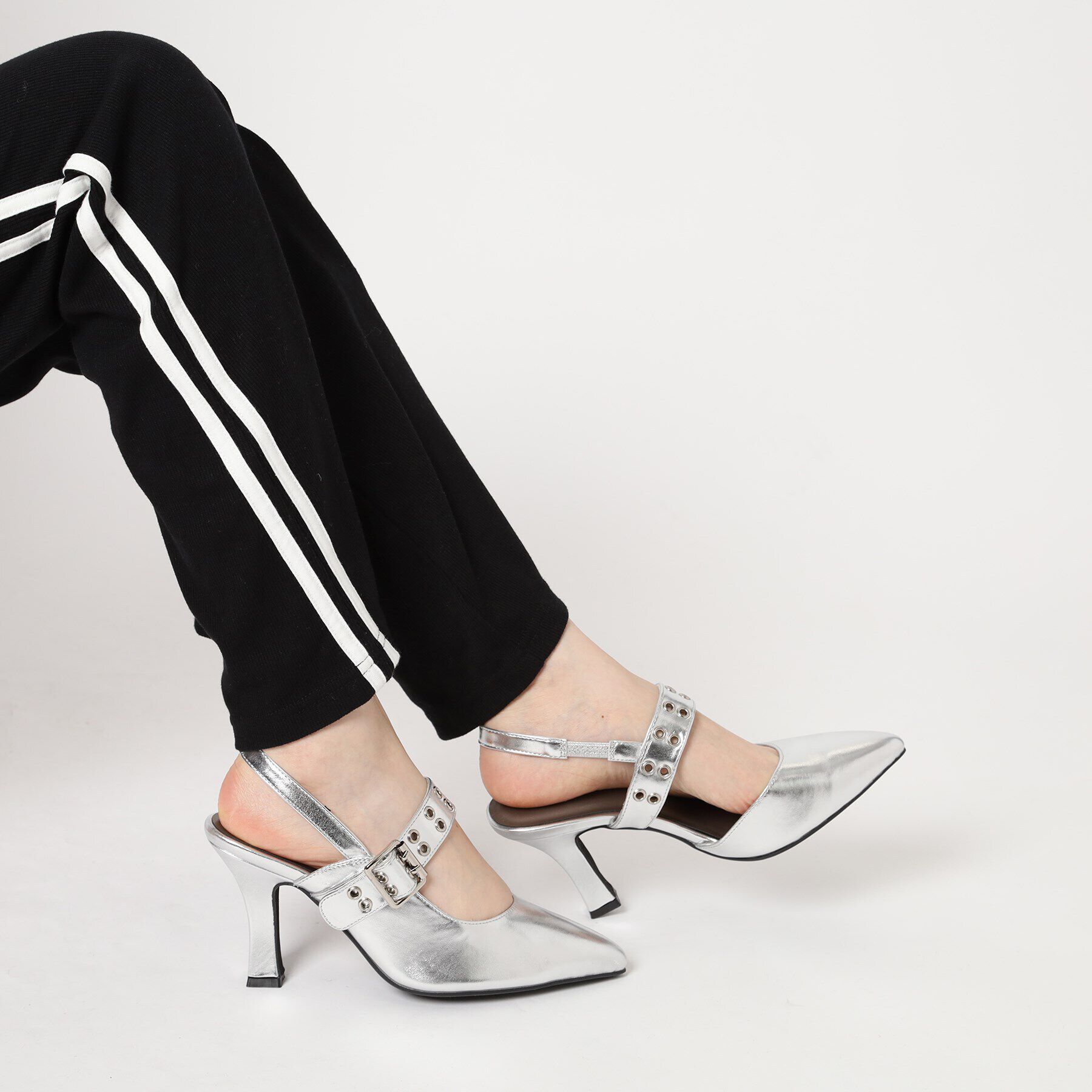 ESPERANZA「グロメットバックストラップパンプス」|パンプス|