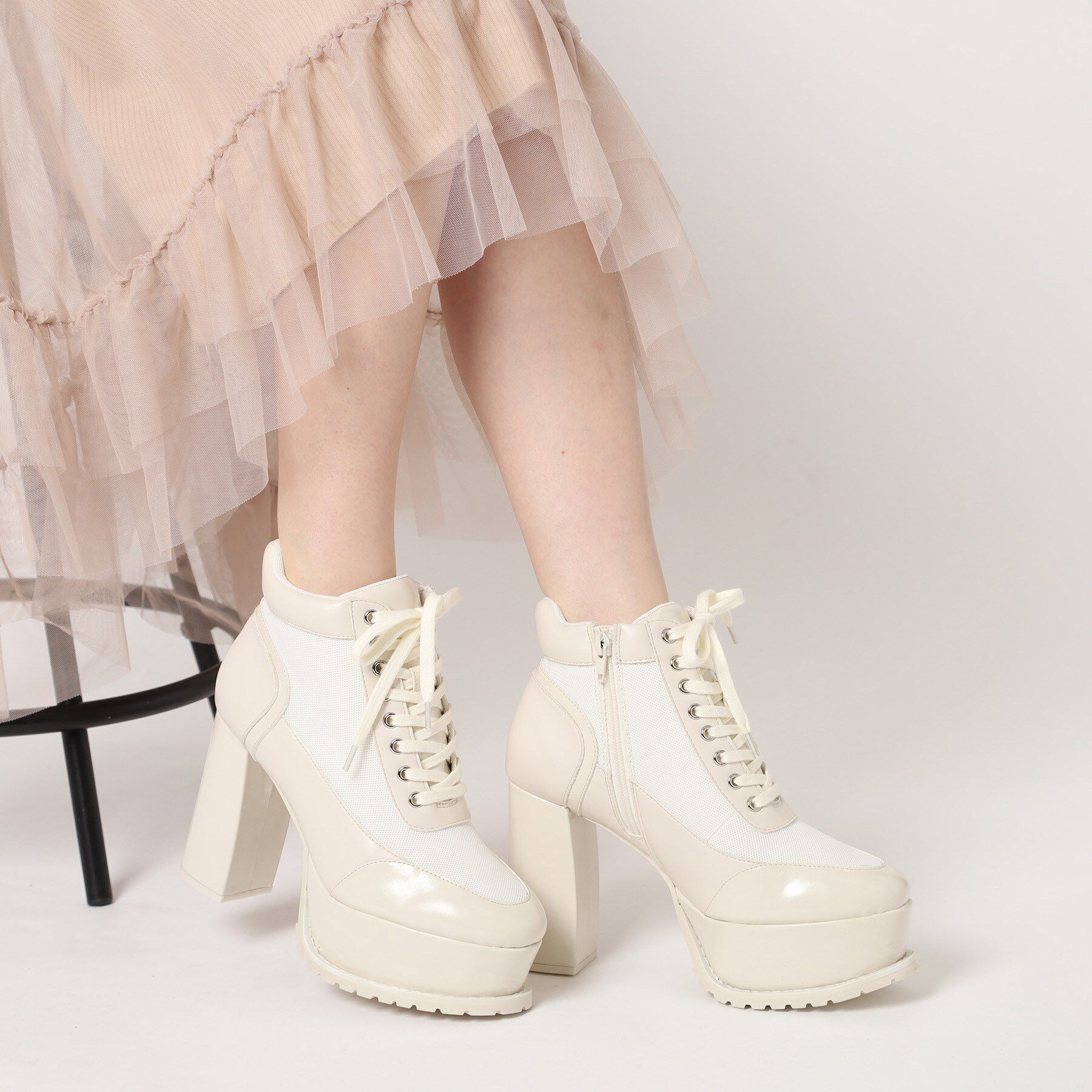 ESPERANZA「【ラク盛り／ショートブーツ】リピーター続出／脚長美脚　厚底メッシュスポーティーショートブーツ」|ショートブーツ|