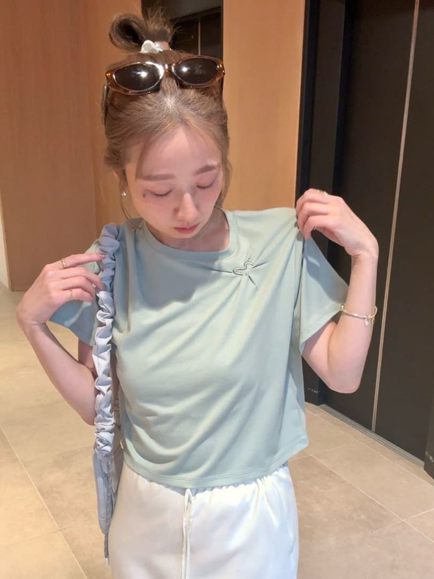 emmi atelier「【em】emmiロゴクロップドTシャツ/UVカット/接触冷感」|Tシャツ・カットソー|