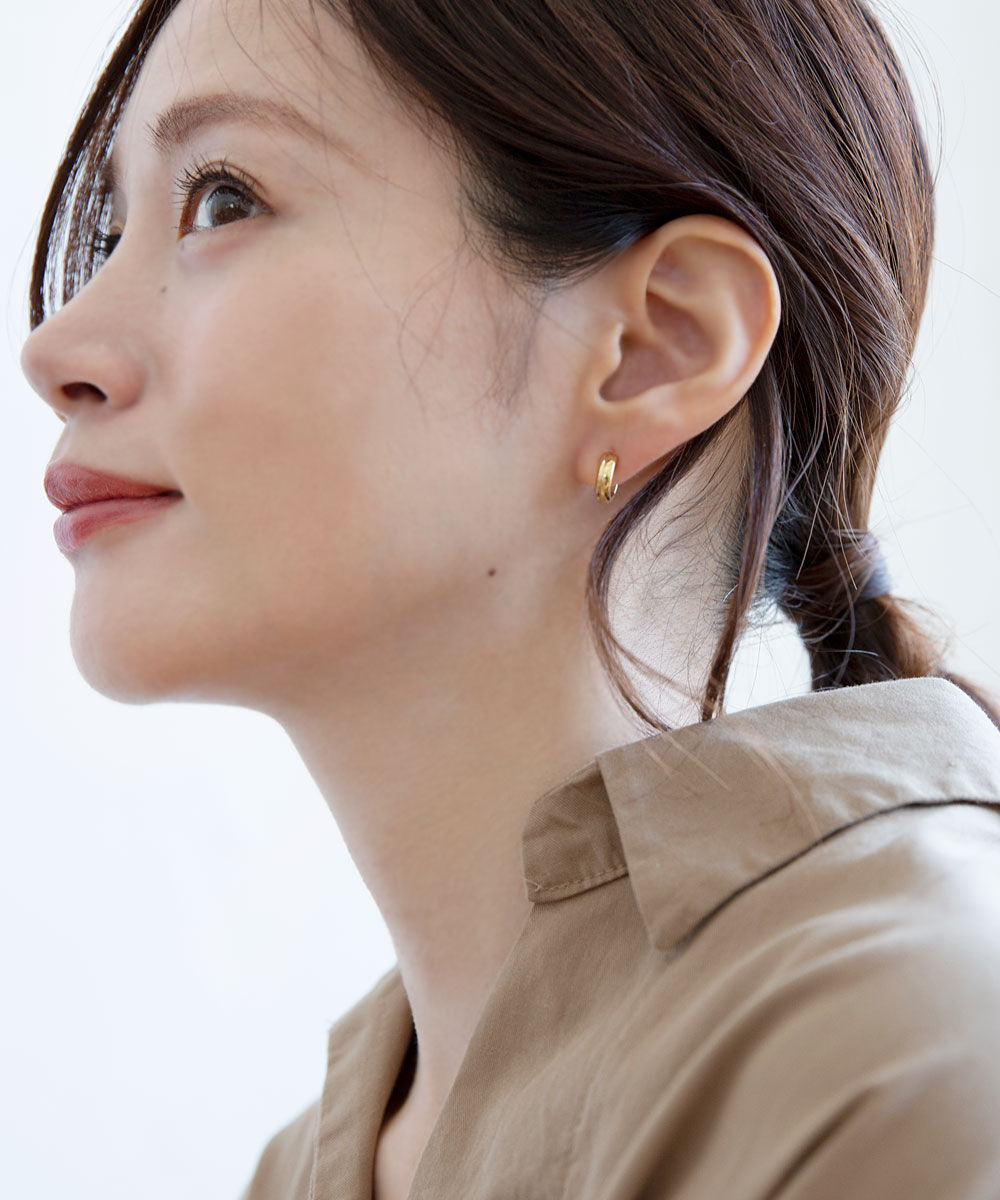 colleca la「miniループフィット・サイドラインフープイヤリング」|イヤリング|