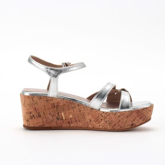 銀座かねまつ「IT250436METSTESLVLGY　【本革】ウェッジヒールサンダル」|サンダル|