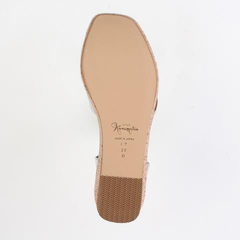 銀座かねまつ「IT250436METSTESLVLGY　【本革】ウェッジヒールサンダル」|サンダル|