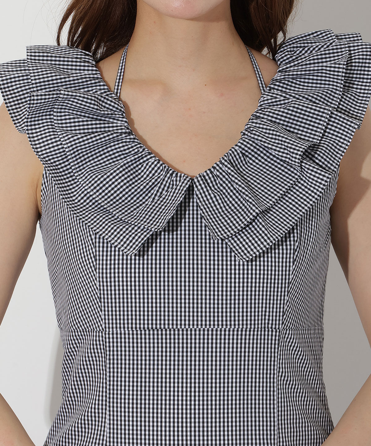 アンドクチュール「ギンガムフリルノースリワンピース」|ワンピース|