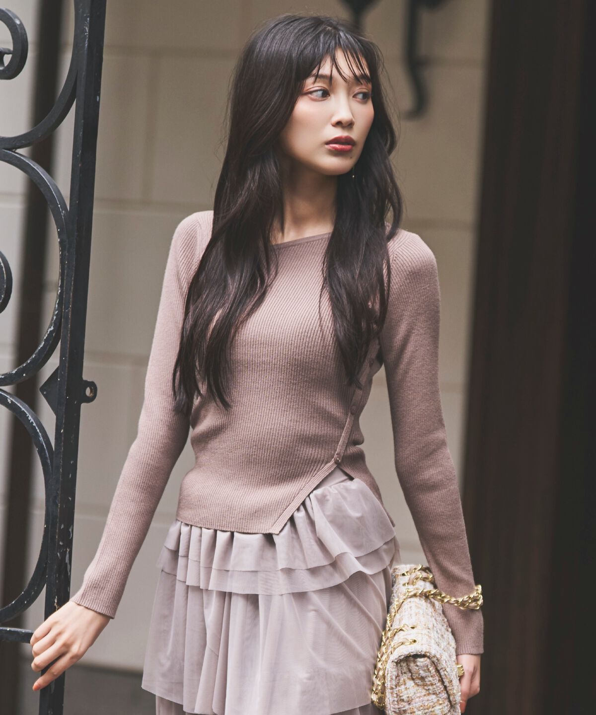 アンドクチュール「アシメＶネック長袖プルオーバー」|ニット・セーター|