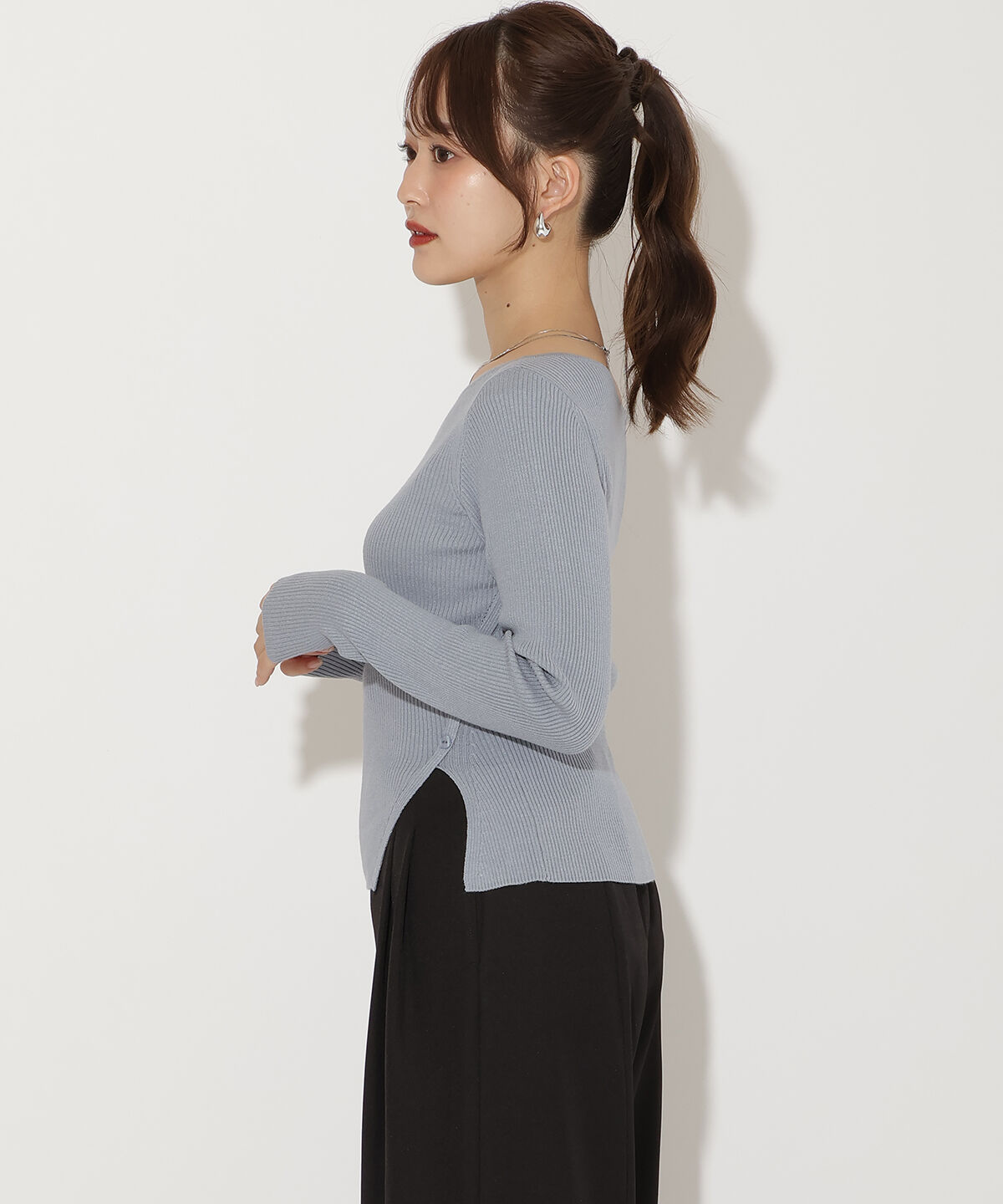 アンドクチュール「アシメＶネック長袖プルオーバー」|ニット・セーター|