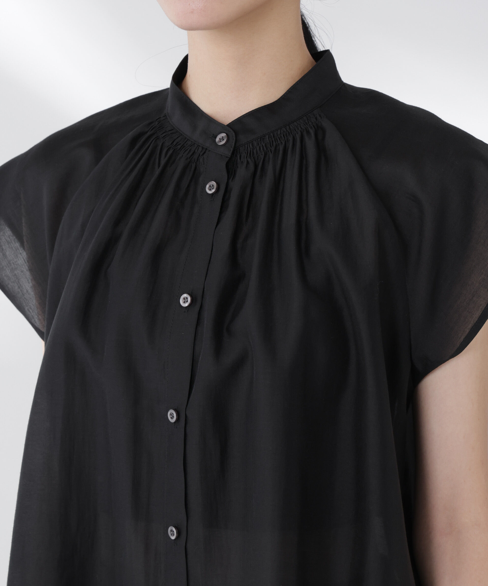 nano･universe「シアーサテンスタンドカラーブラウス」|シャツ・ブラウス|