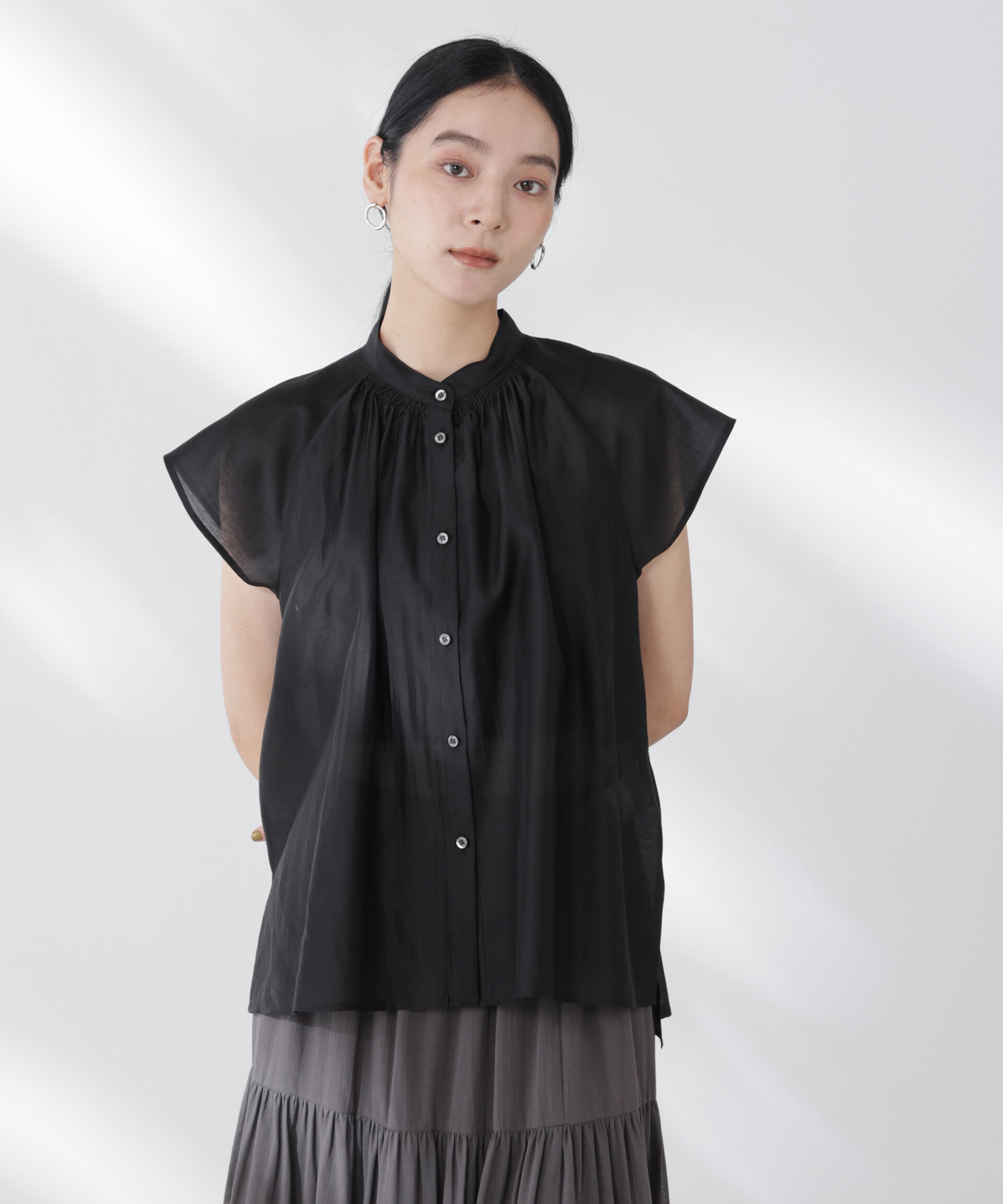 nano･universe「シアーサテンスタンドカラーブラウス」|シャツ・ブラウス|