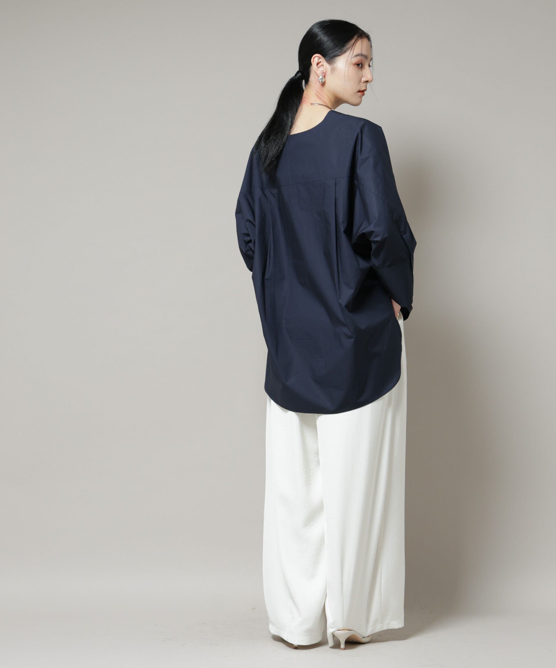 nano･universe「Vネックオーバーサイズシャツ」|シャツ・ブラウス|