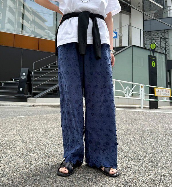 fredy emue「3D刺繍スカラップイージーパンツ」|チノ|