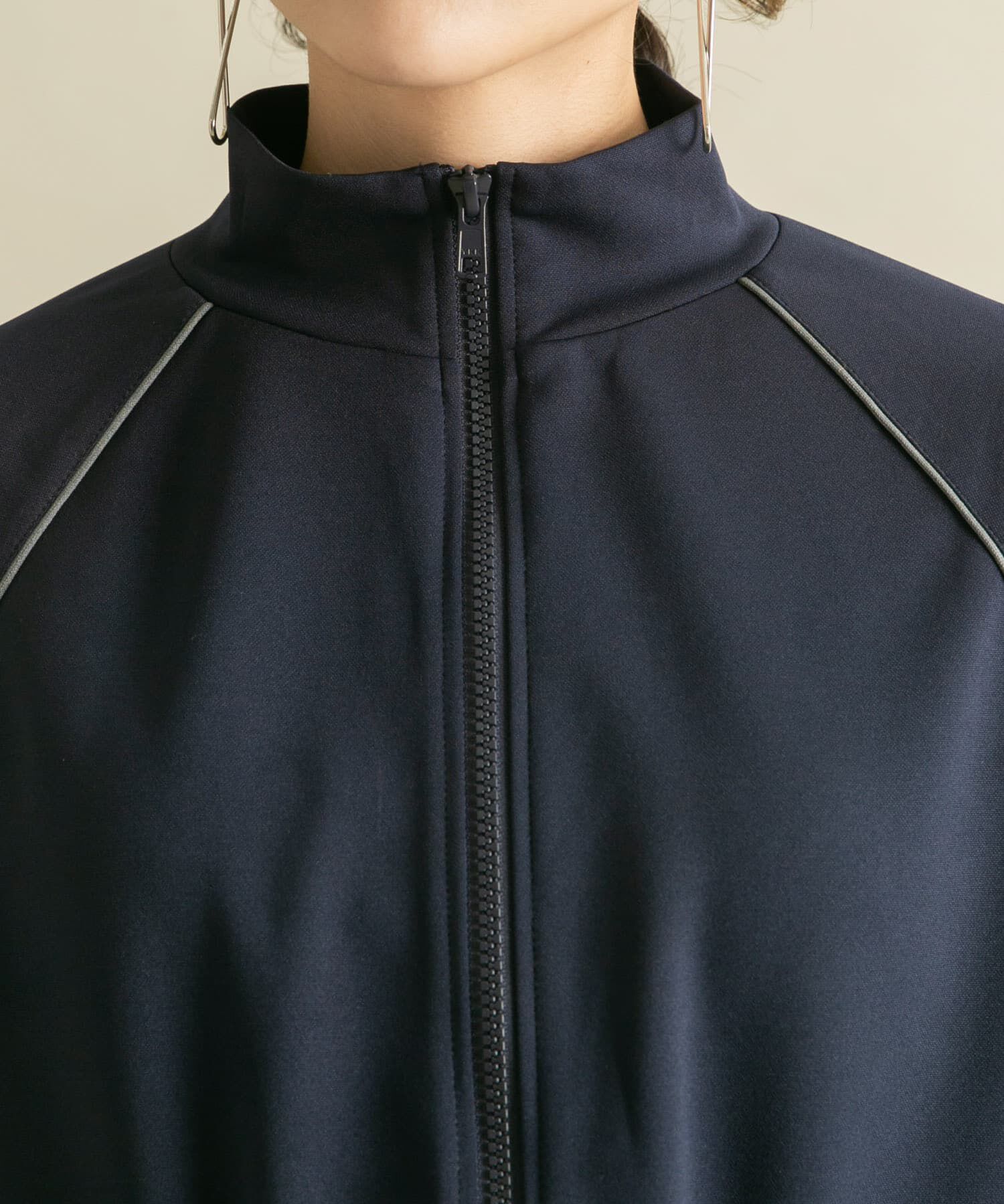  「トラックジャンプスーツ」|スカート|