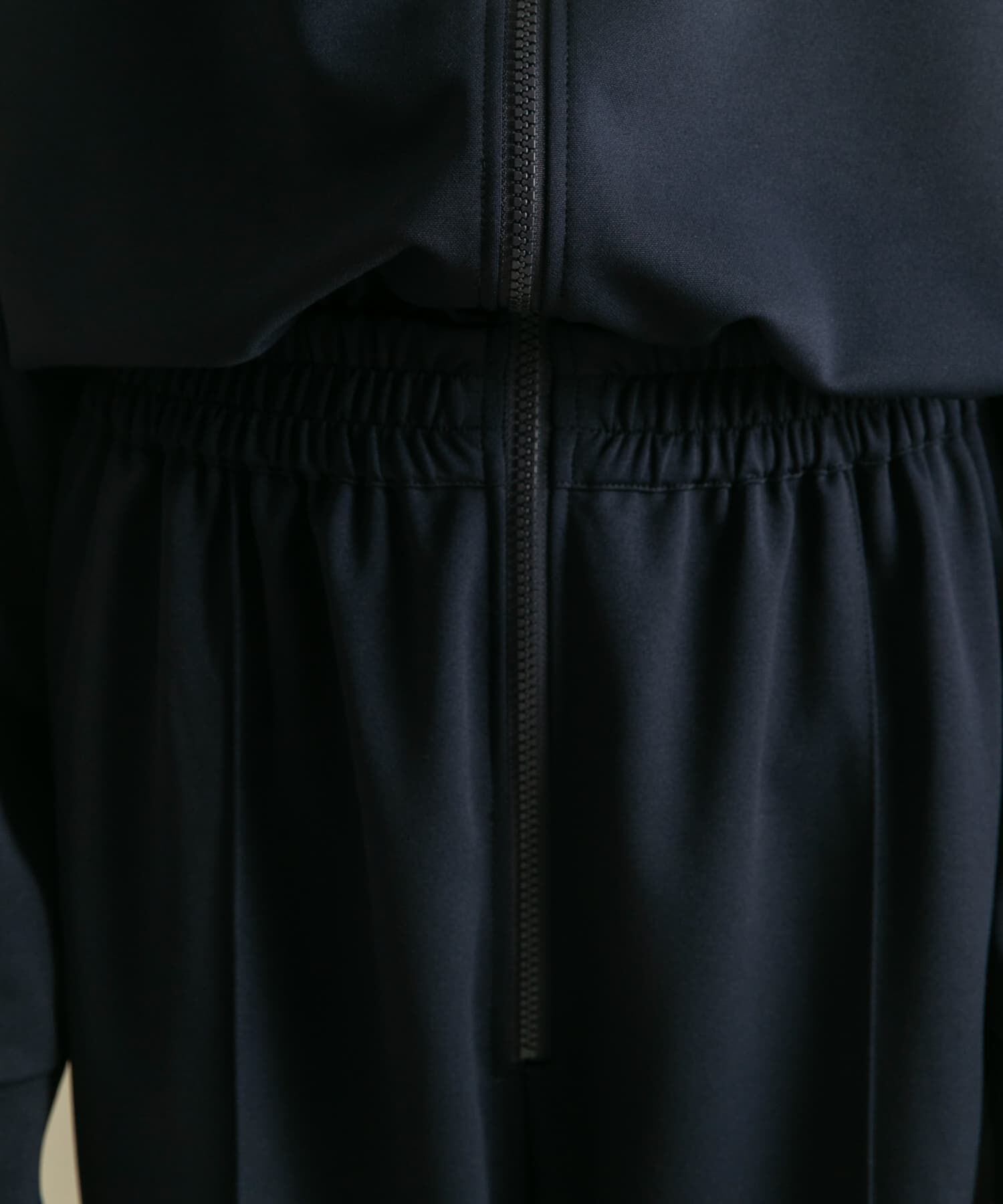  「トラックジャンプスーツ」|スカート|