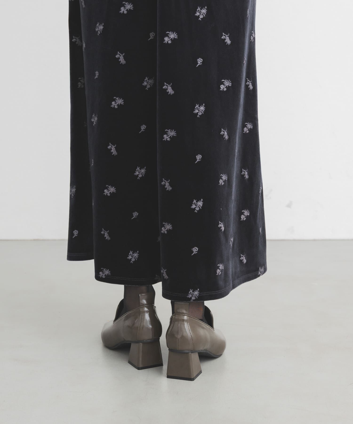  「セミスクエアトゥパンプス」|パンプス|