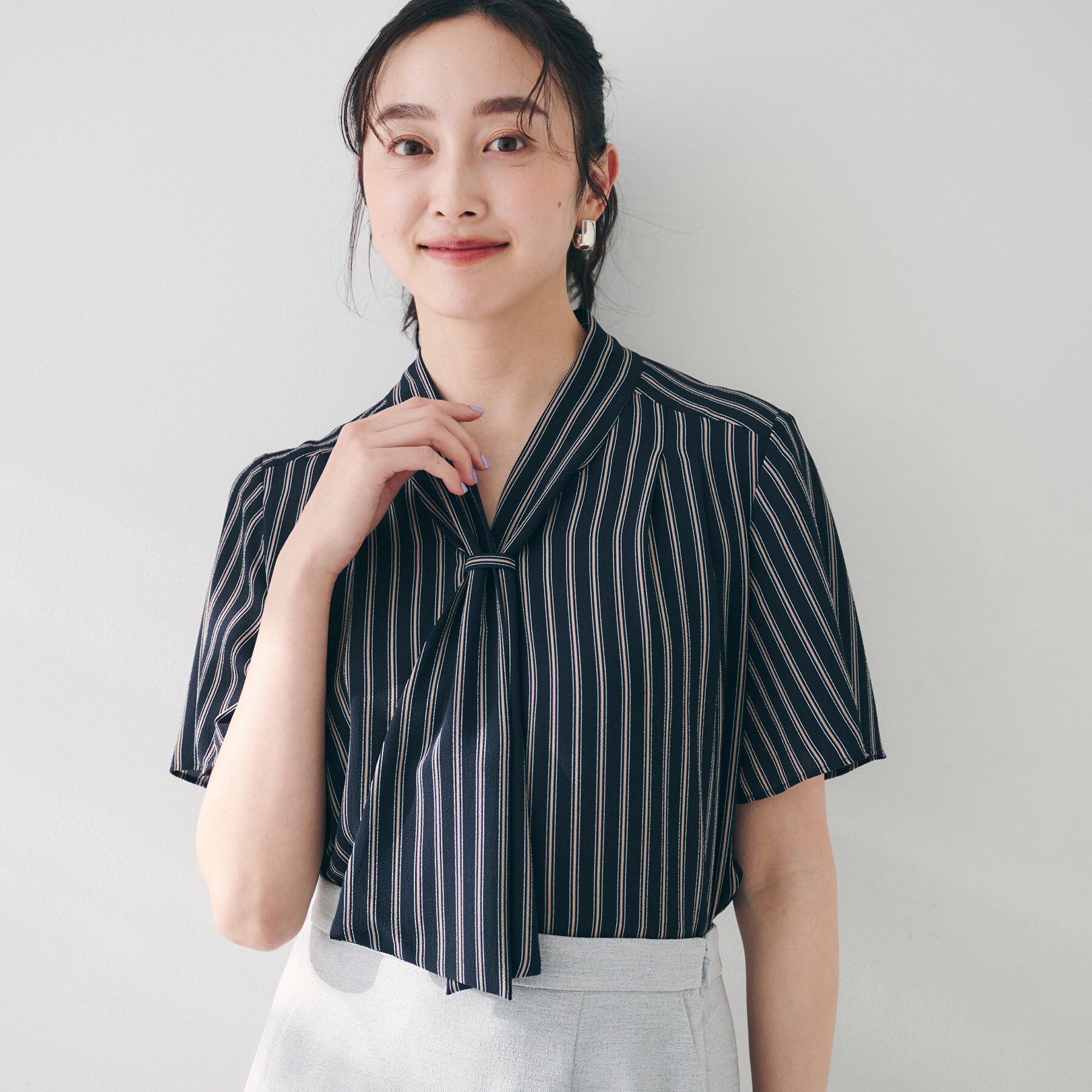 UNTITLED「【通勤/オフィス/二の腕カバー】ボウタイブラウス」|シャツ・ブラウス|