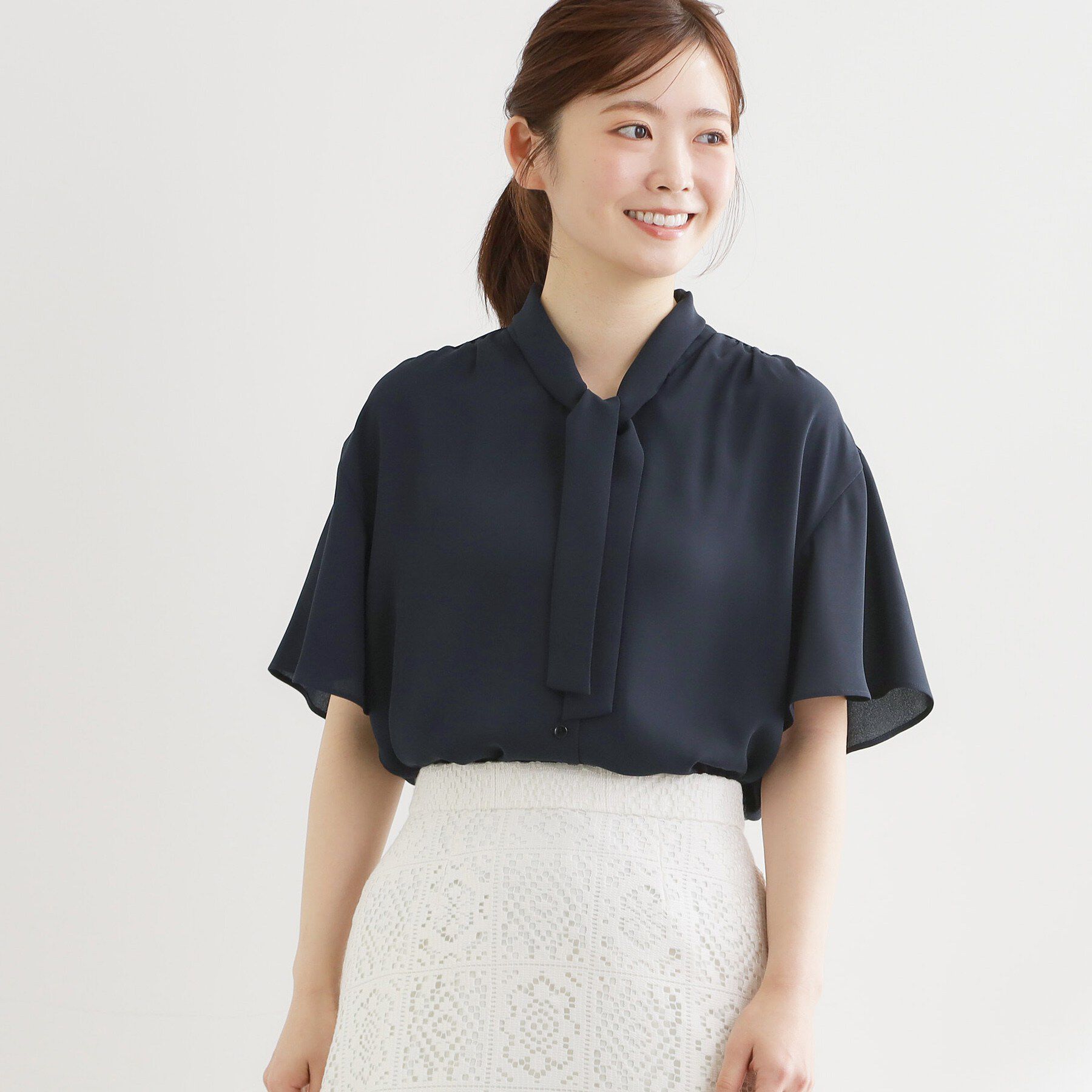 Reflect「【マシンウォッシュ可】フレアスリーブボウタイブラウス」|シャツ・ブラウス|