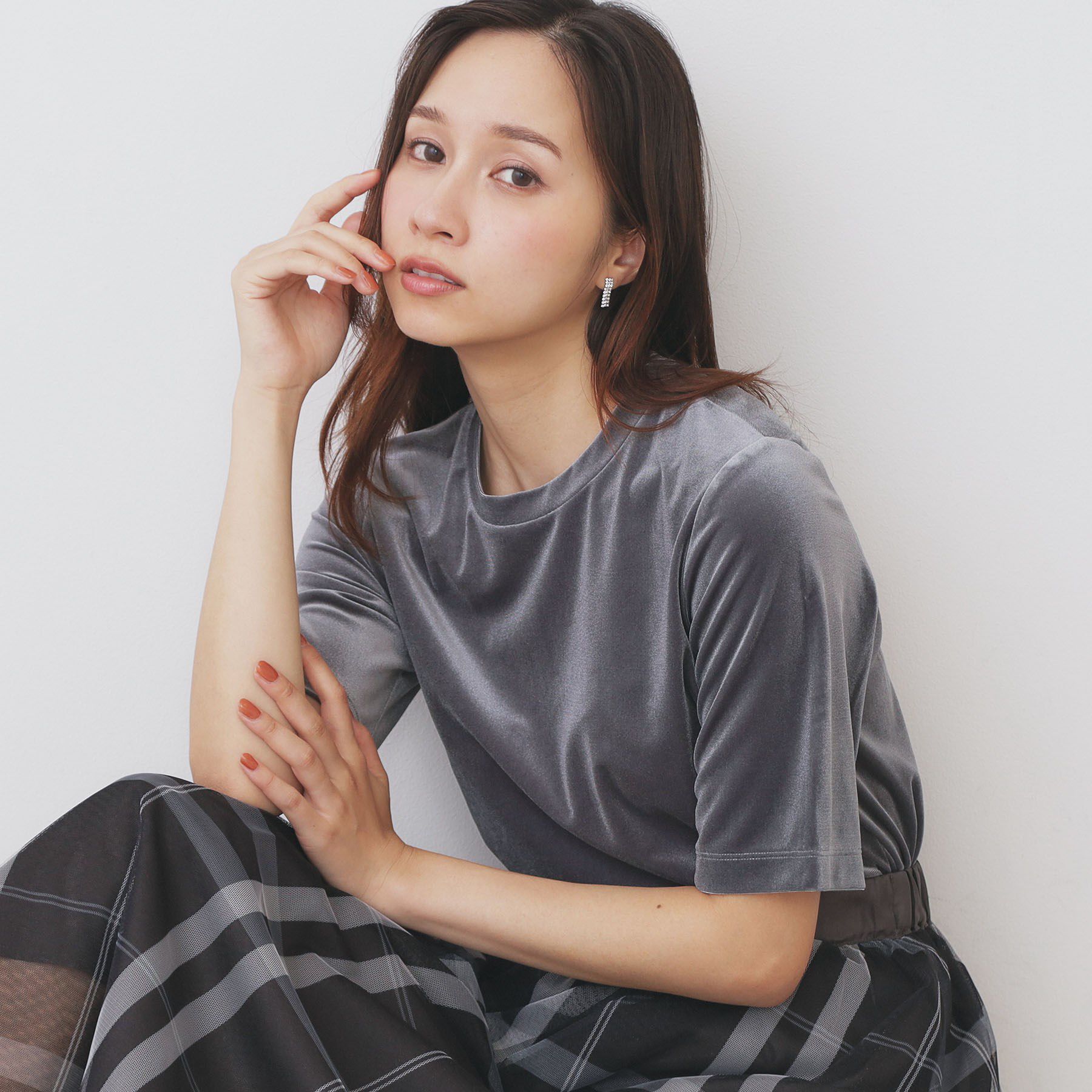 index「《andGIRL掲載》ベロアボクシーTシャツ【洗濯機洗い可】」|Tシャツ・カットソー|チャコールグレー(0