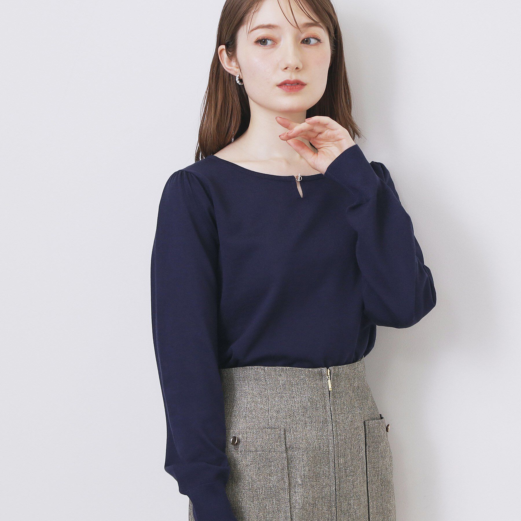 index「パール調パーツ付きクルーネックニット【洗濯機OK】《8col/XS～3L》」|ニット・セーター|ネイビー(894)