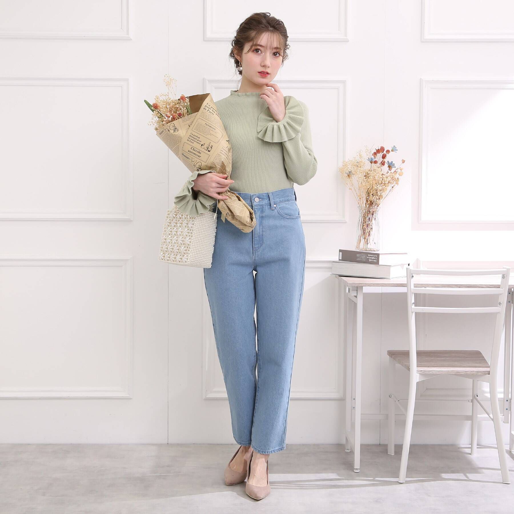 Couture broach「【大人可愛いデニムスタイル】リボン刺繍テーパードデニム」|デニム|