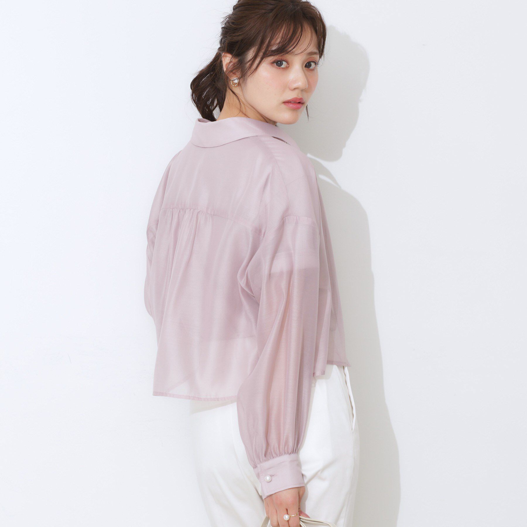 Couture broach「【洗える・オシャレな透け感】パール調ボタンシアーシャツ」|シャツ・ブラウス|