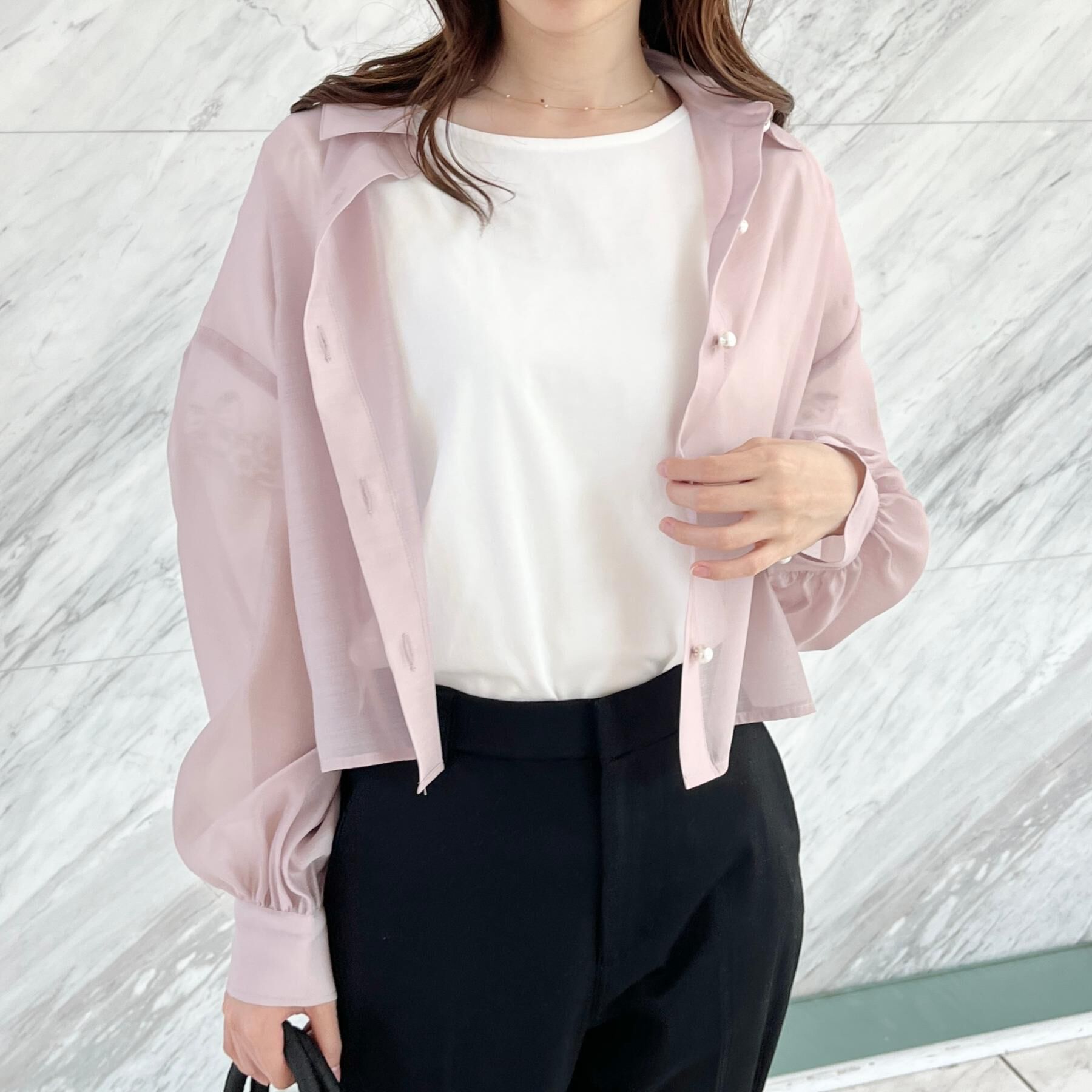 Couture broach「【洗える・オシャレな透け感】パール調ボタンシアーシャツ」|シャツ・ブラウス|