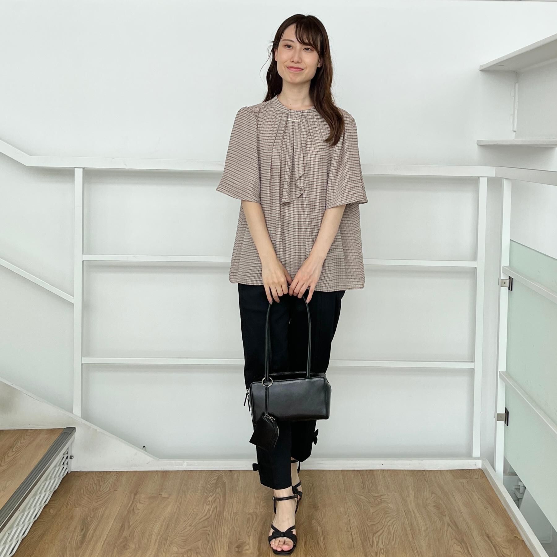 Couture broach「【着映え・5分袖・通勤】パール調タイチェックプリントブラウス」|シャツ・ブラウス|