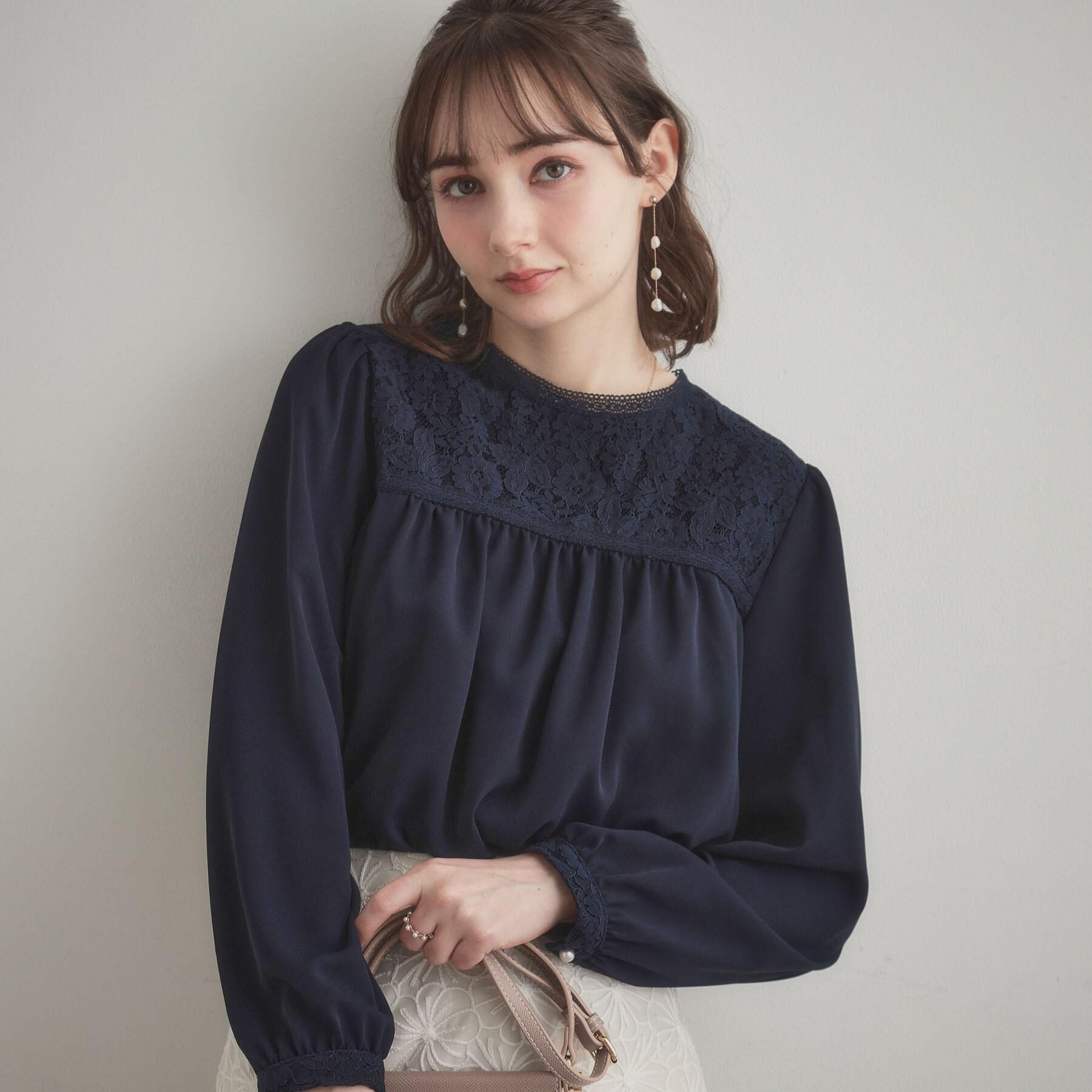 Couture broach「【ハレの日・通勤】レースドッキング ブラウス」|シャツ・ブラウス|