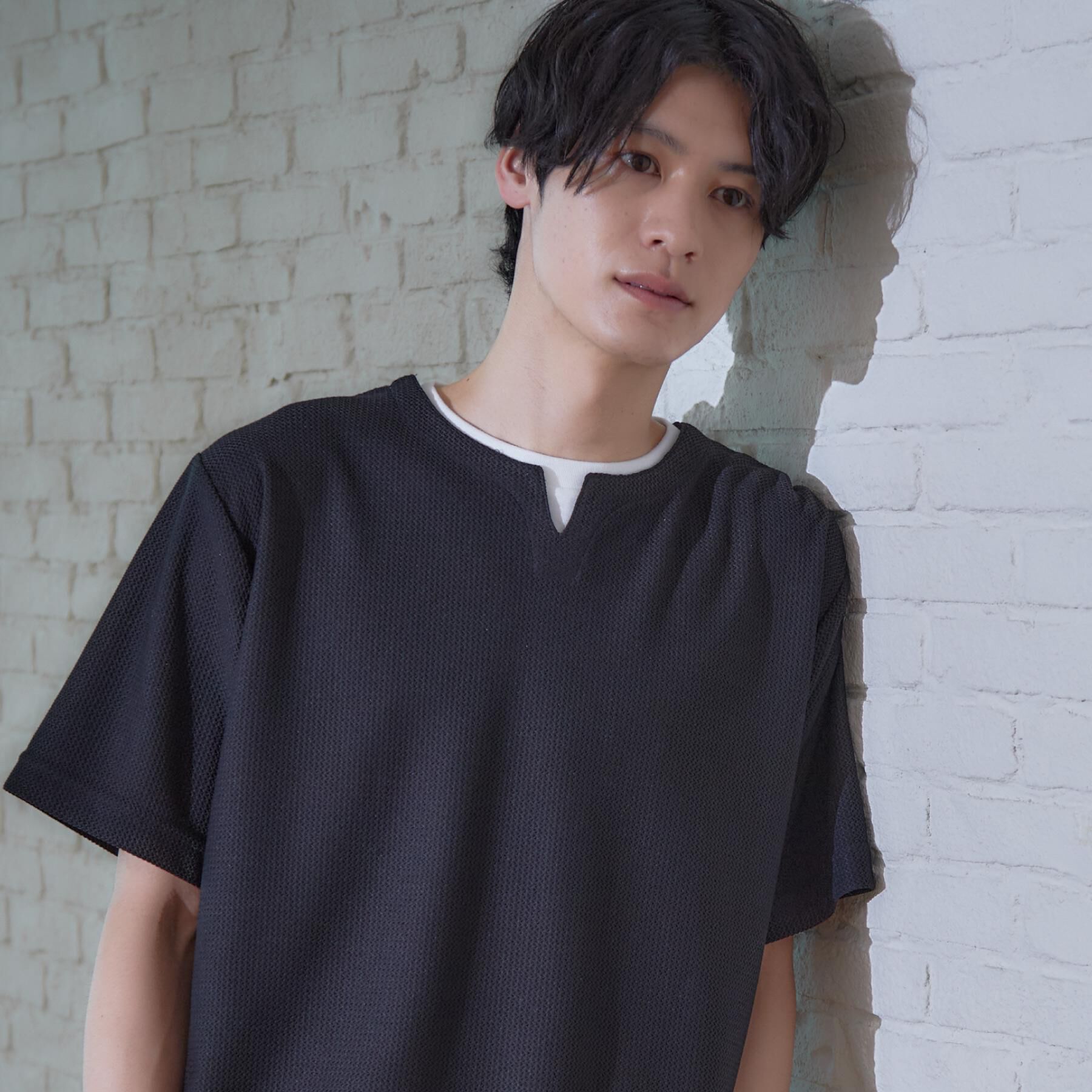 THE SHOP TK「【一枚でコーディネートが完成！】レイヤード風 キーネック 半袖Tシャツ 洗濯機OK」|Tシャツ・カットソー|ブラック(019)