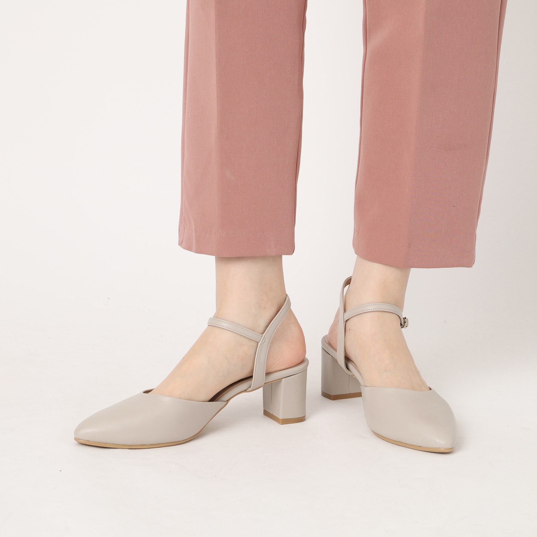 ESPERANZA「アンクルストラップパンプス」|パンプス|