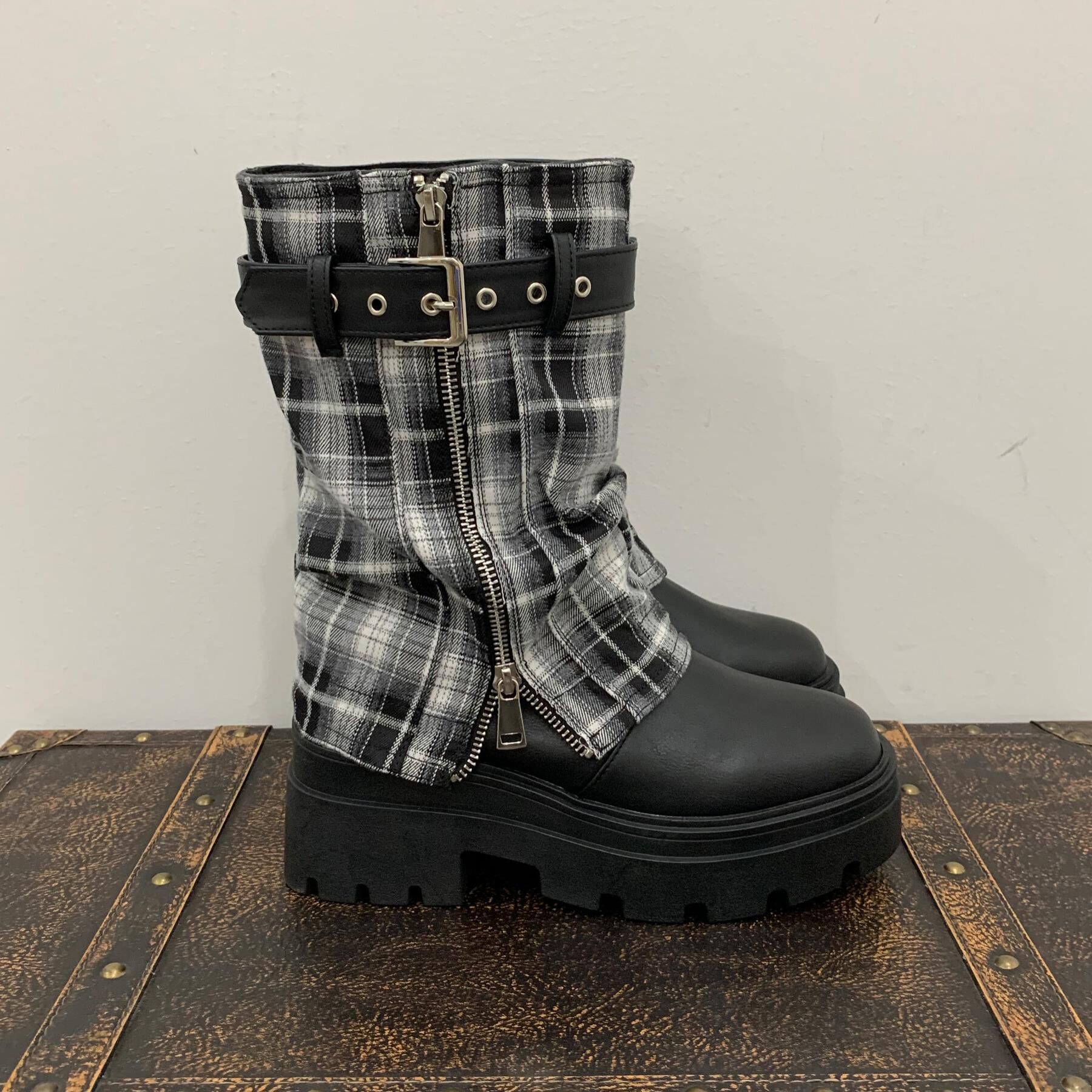 csT&P「ベルト付きカバーブーツ」|ショートブーツ|