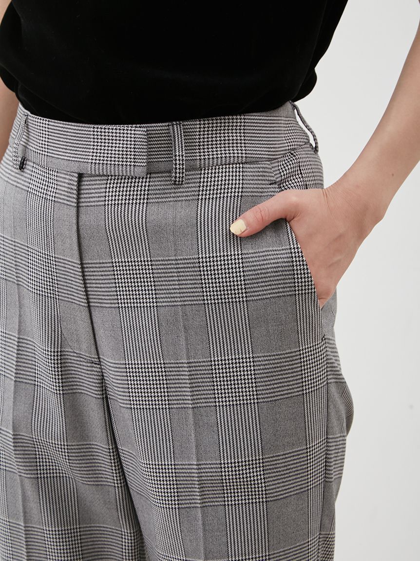 Mila Owen「後ろゴムセンタープレステーパードパンツ」|チノ|