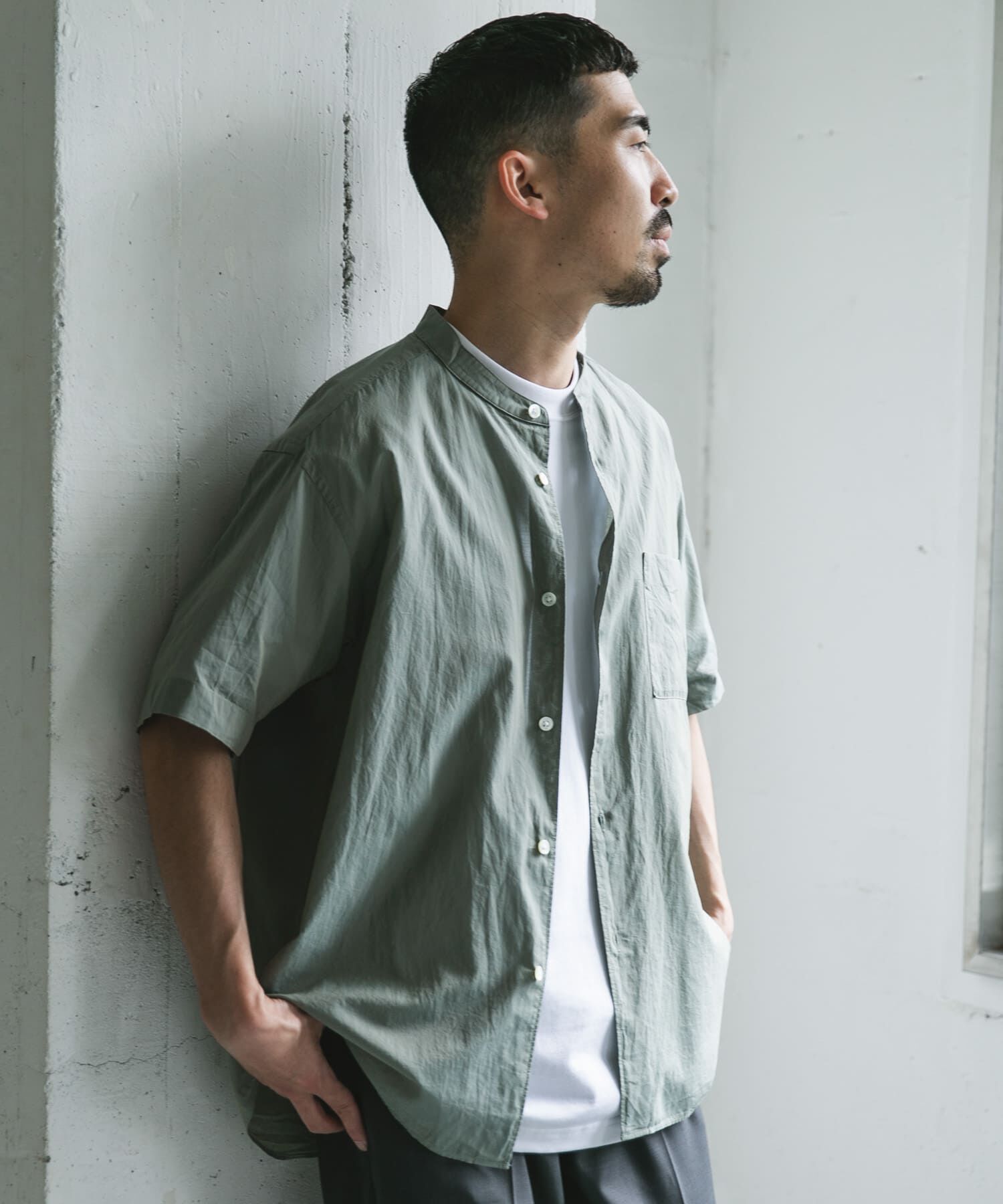 URBAN RESEARCH DOORS「玉虫シャンブレー バンドカラーシャツ」|シャツ・ブラウス|