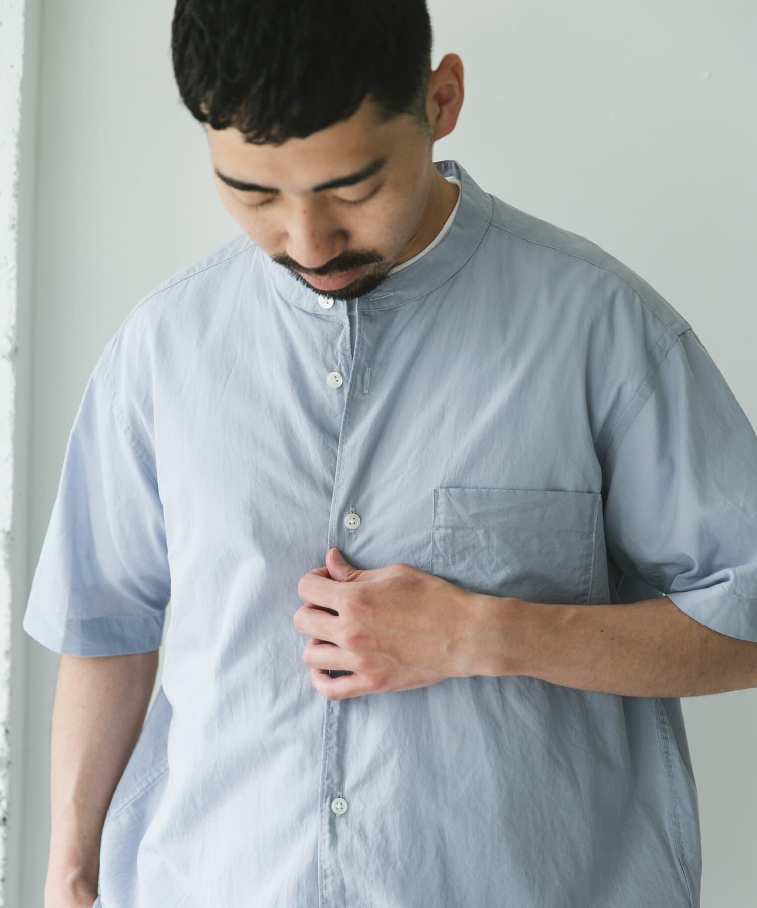 URBAN RESEARCH DOORS「玉虫シャンブレー バンドカラーシャツ」|シャツ・ブラウス|