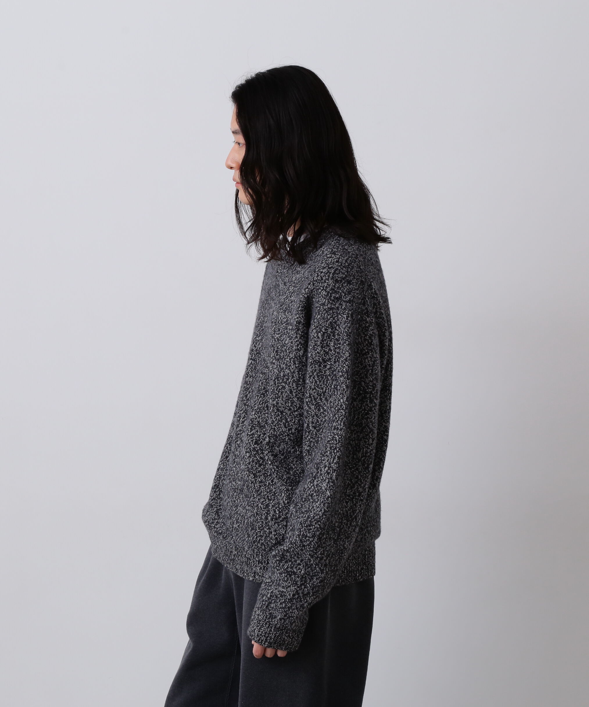 YLEVE 「YLEVE / WOOL CASHMERE MELANGE KNIT V NECK PULL OVER」|ニット・セーター|