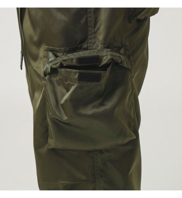 BEAMS「【別注】Gramicci / シャイニーナイロン 6ポケットパンツ」|チノ|