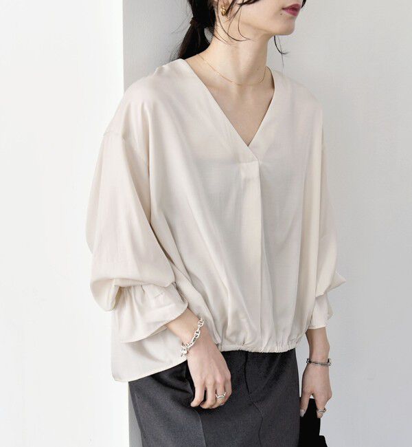 quaranciel「quaranciel:〈洗濯機可能〉Vネック ギャザーヘム ブラウス」|シャツ・ブラウス|ベージュ