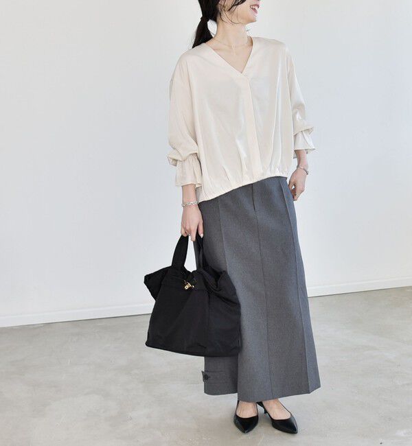 quaranciel「quaranciel:〈洗濯機可能〉Vネック ギャザーヘム ブラウス」|シャツ・ブラウス|