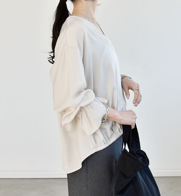 quaranciel「quaranciel:〈洗濯機可能〉Vネック ギャザーヘム ブラウス」|シャツ・ブラウス|