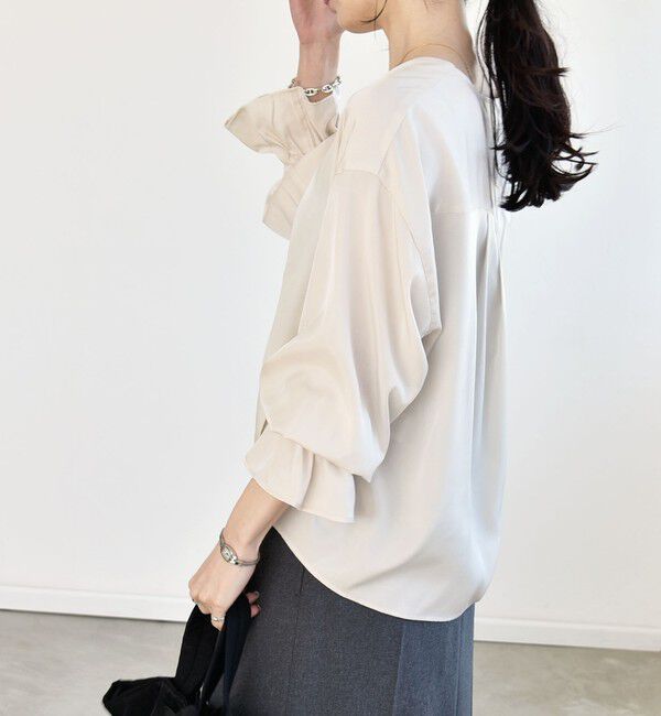 quaranciel「quaranciel:〈洗濯機可能〉Vネック ギャザーヘム ブラウス」|シャツ・ブラウス|