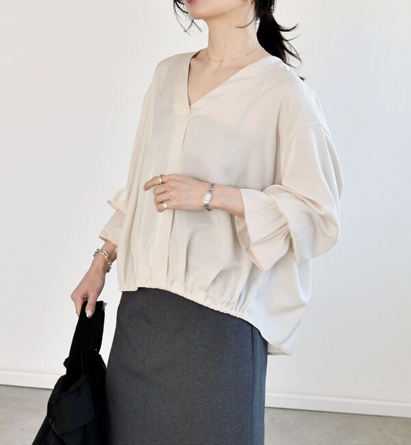 quaranciel「quaranciel:〈洗濯機可能〉Vネック ギャザーヘム ブラウス」|シャツ・ブラウス|