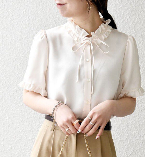 SHIPS any「《予約》SHIPS any:〈洗濯機可能〉サテン フリル カラー リボン ショートスリーブ シャツ ブラウス」|シャツ・ブラウス|