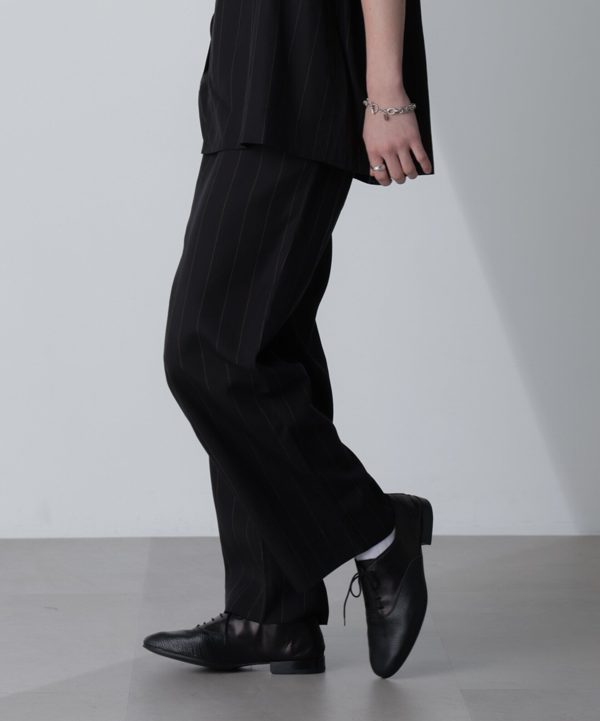 nano･universe「リネンブレンドピンストライプ1タックパンツ(セットアップ可)」|チノ|