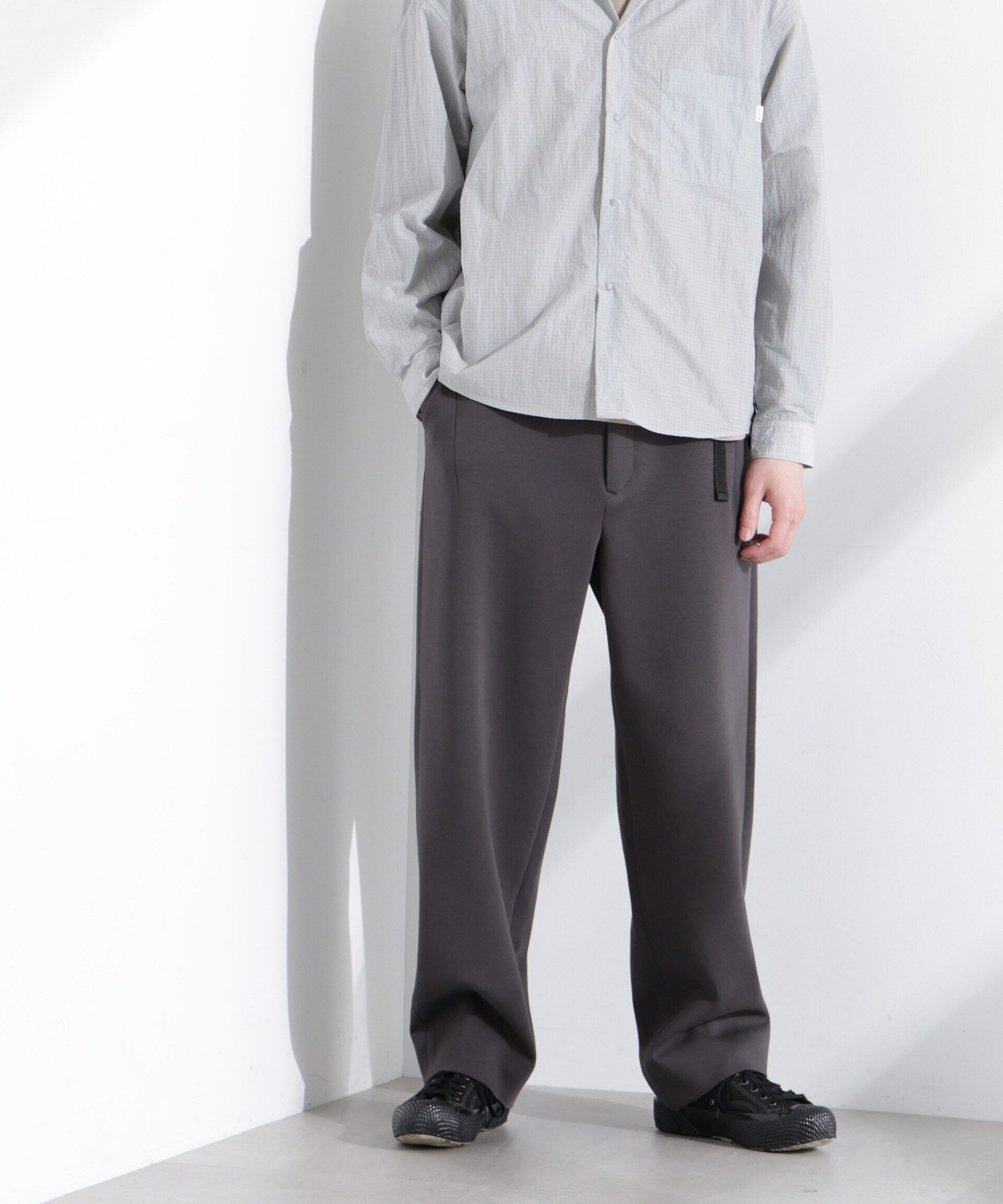 nano･universe「「NJ/CLUB」 ストレッチポンチテーパードパンツ」|チノ|チャコール3